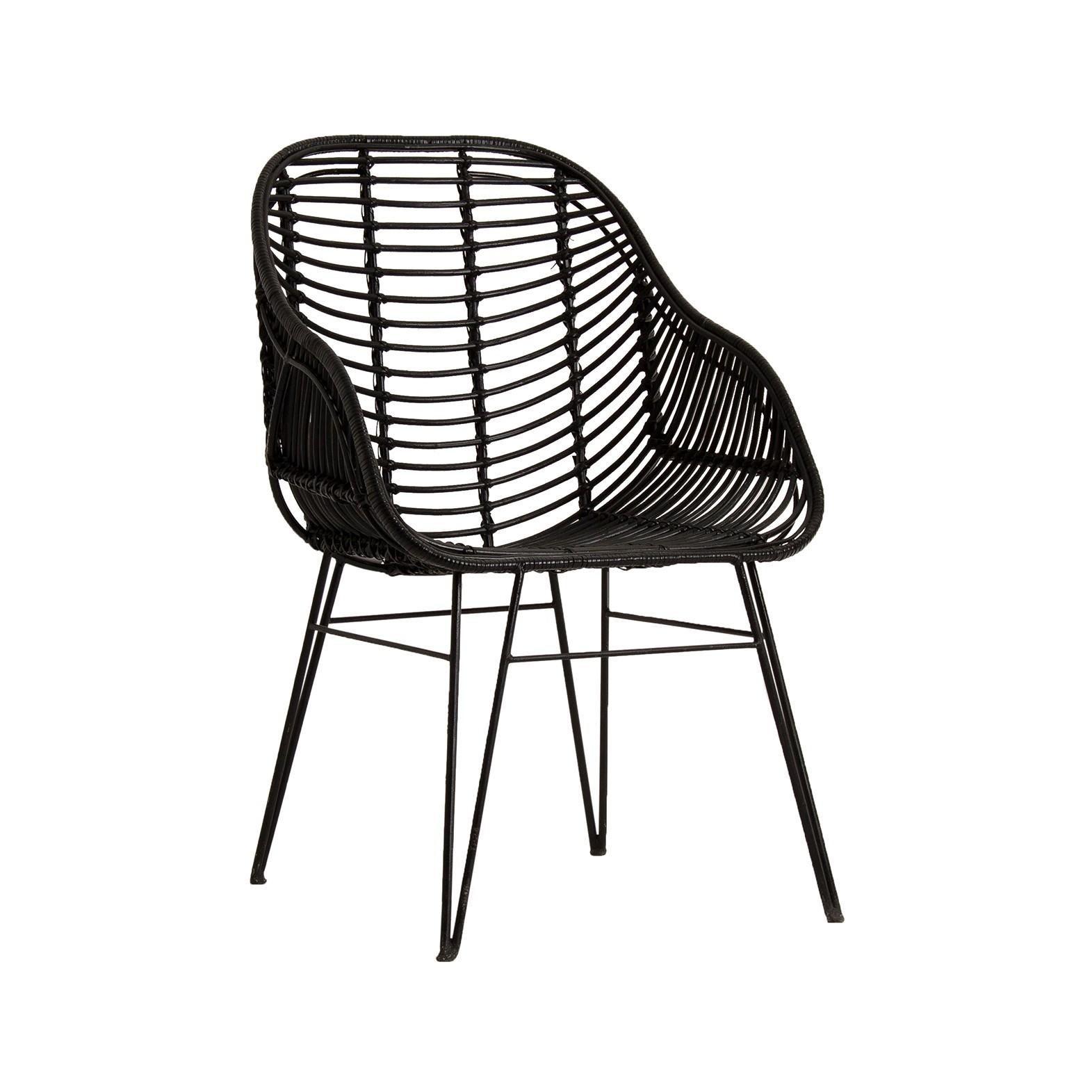 Set of six rattan and metal armchairs: aerial black laquered rattan shaped seats, on black metal feets. They will be perfect on your terrace, in your veranda, around the swimming POOL or the dining table. Poetic, elegant and aerial. All in excellent