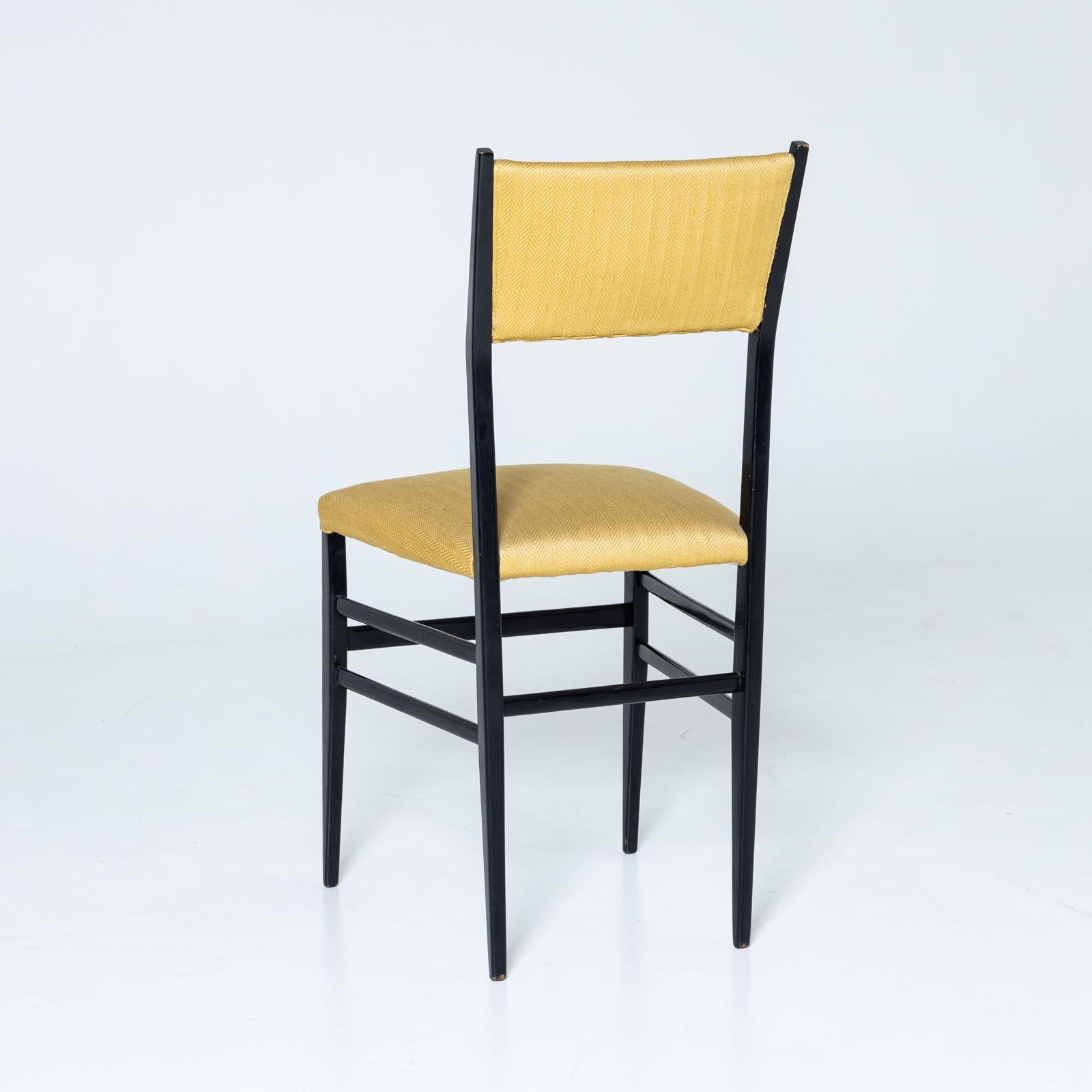 Italian Set of six black Superleggera Chairs by Giò Ponti, Italy Mid-20th Century For Sale