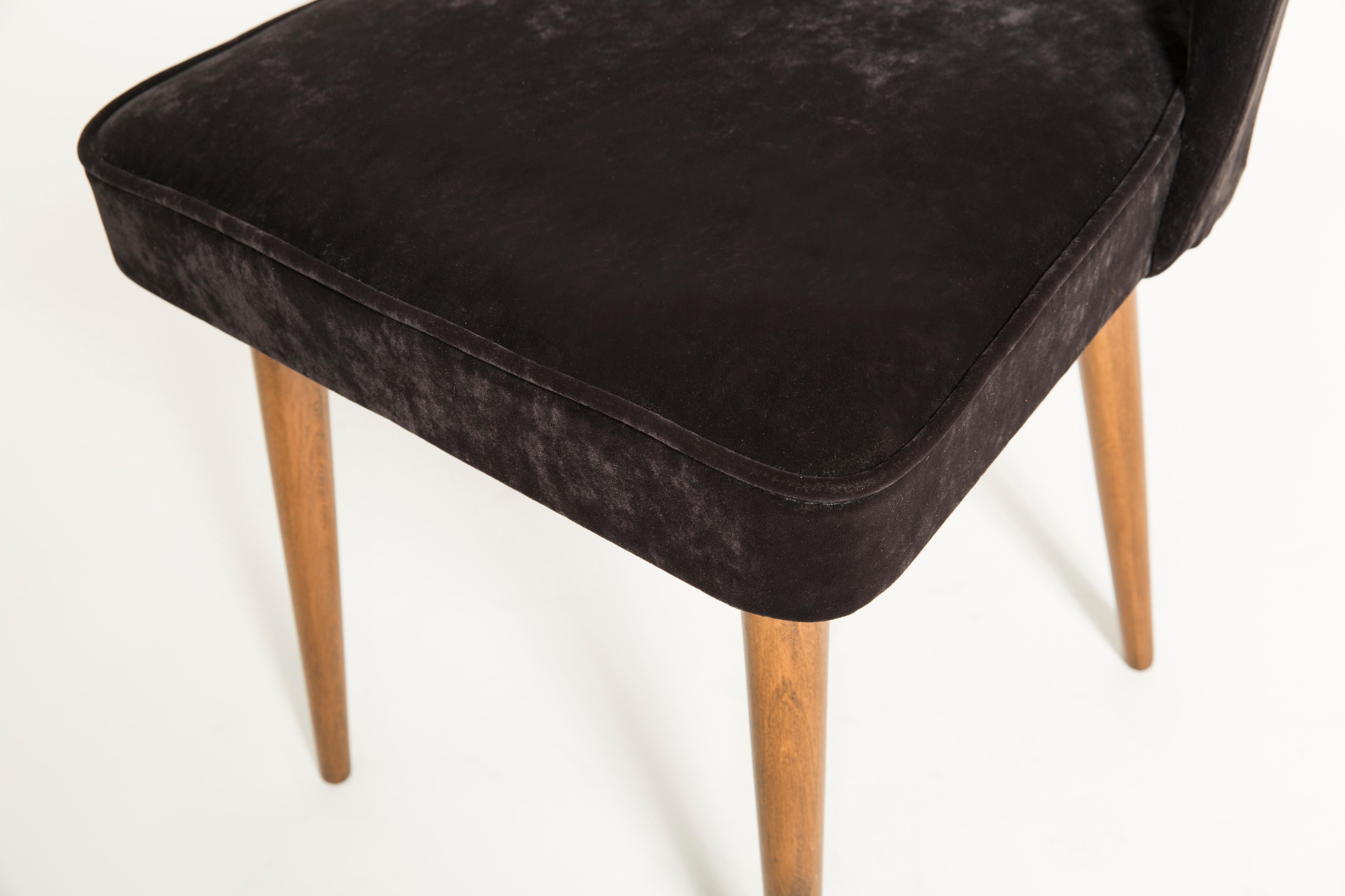 Set of Six Black Velvet 'Shell' Chairs, 1960s In Excellent Condition In 05-080 Hornowek, PL