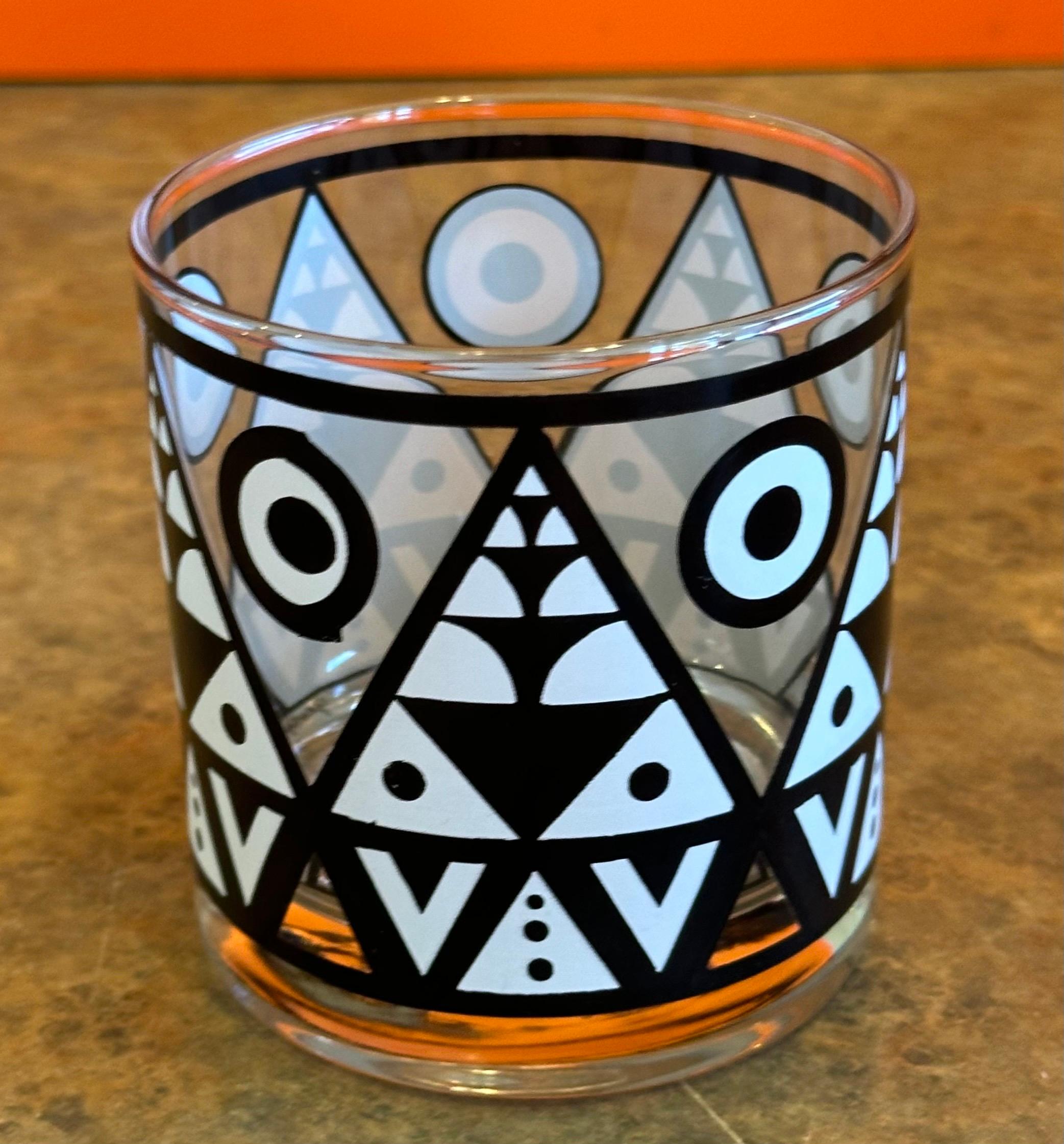 Set von sechs schwarz-weißen „Tiki“-Cocktailgläsern von Georges Briard im Angebot 4