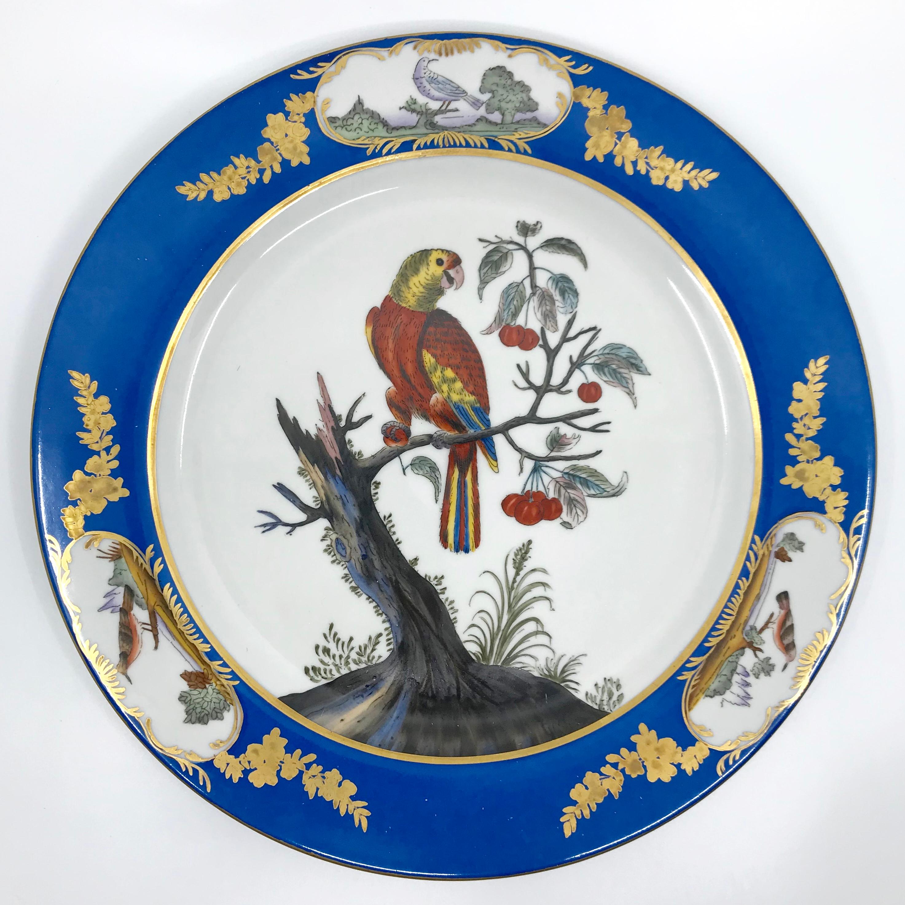 Européen Ensemble de six assiettes oiseaux bleues et blanches en vente