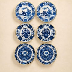 Lot de six assiettes de présentation bleues et blanches de Delft, trois paires, XVIIIe siècle