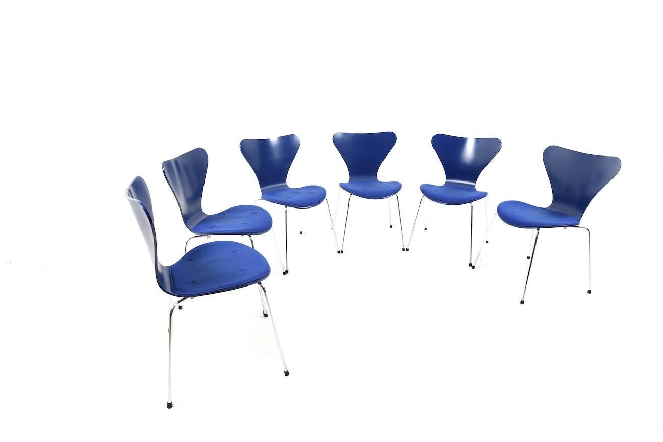 Danish Set of Six Blue Arne Jacobsen Chairs, Mod. 3107 For Sale