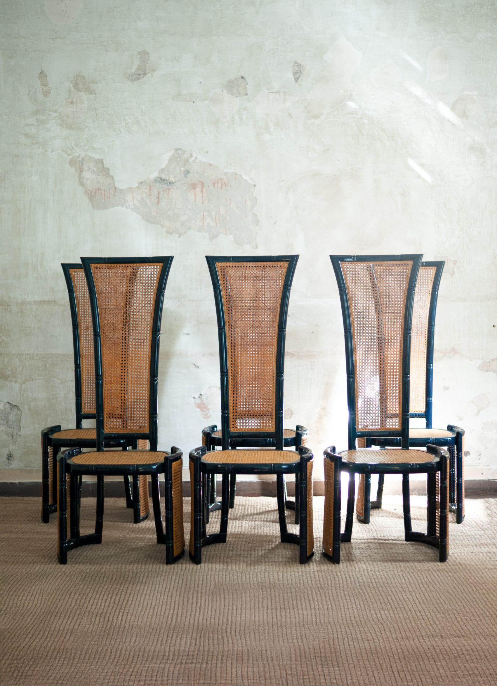 Ensemble de six chaises en bois laqué bleu et paille de Vienne par Marzio Cecchi - années 1970
Détails du produit
Dimensions du siège : 53 L x 43 H x 49 D cm
Dimensions totales : 138,5 H cm
Hauteur totale : 57,5 cm