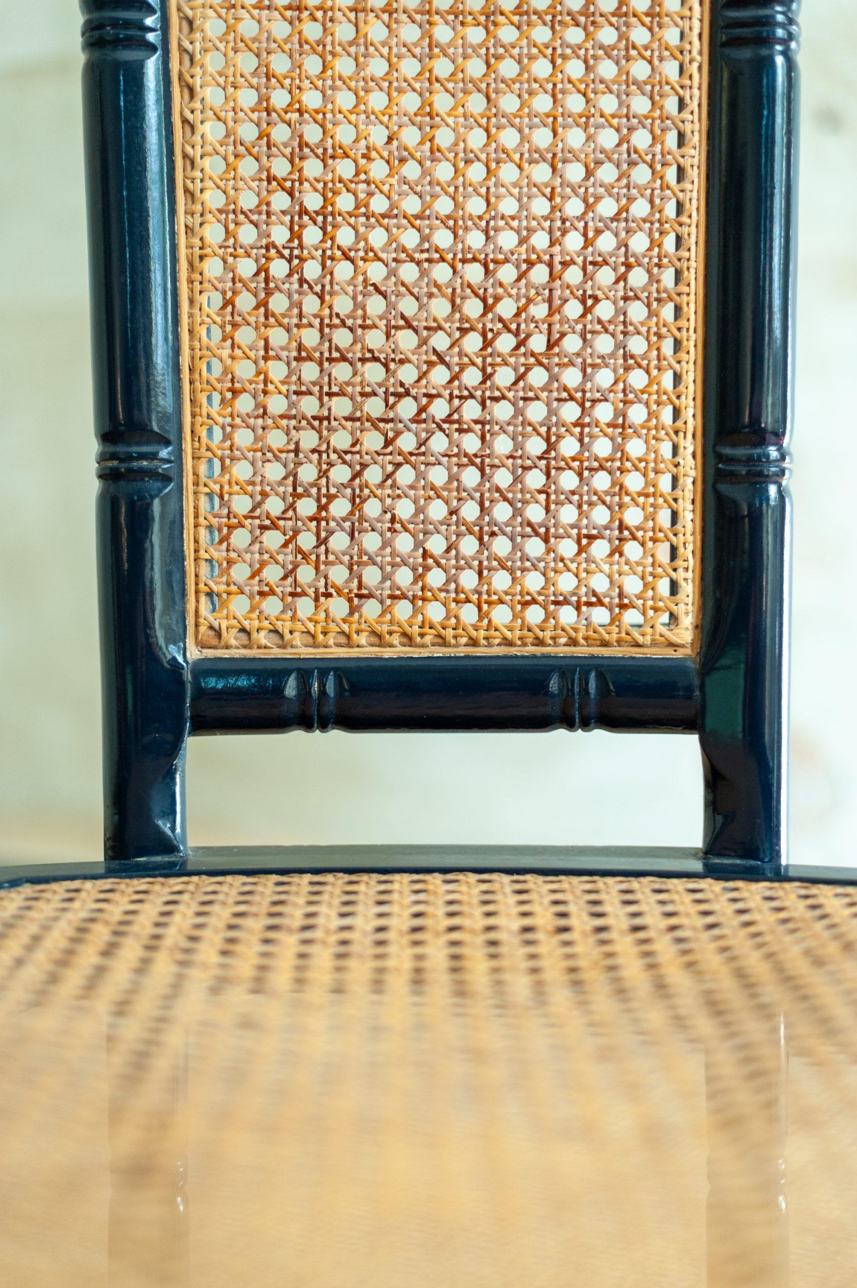 Ensemble de six chaises en bois laqué bleu et paille de Vienne par Marzio Cecchi - années 1970 en vente 1