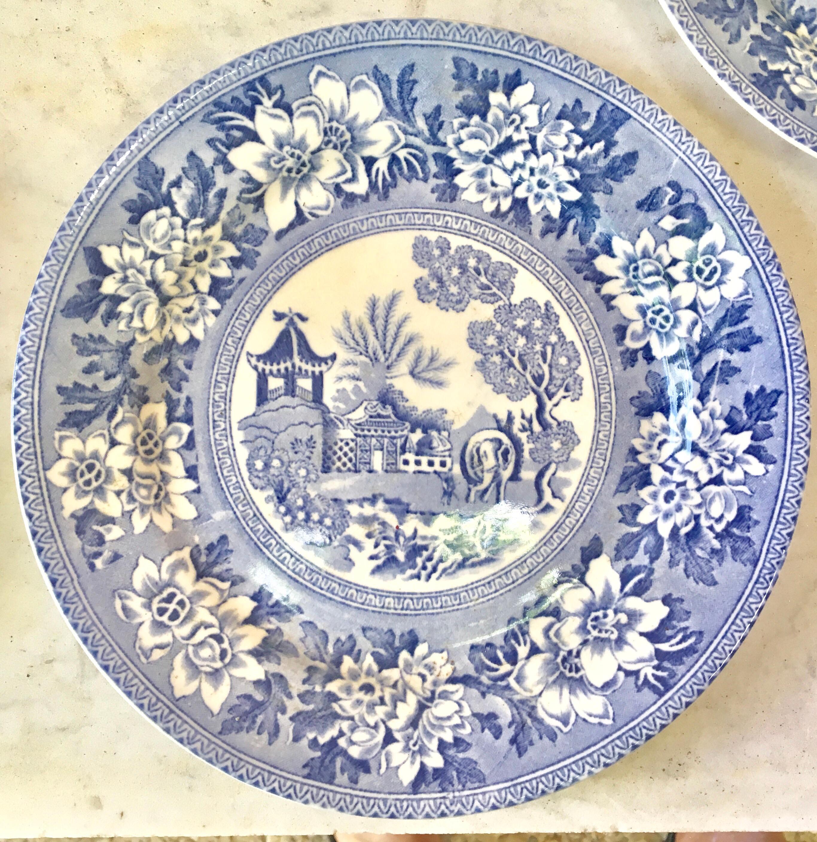 Set of six English blue & white dessert plates signed Burslem.
1780 pattern Pagoda/elephant.
End of 19th century.