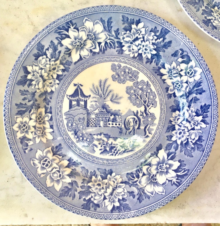 Set of six English blue & white dessert plates signed Burslem.
1780 pattern Pagoda/elephant.
End of 19th century.