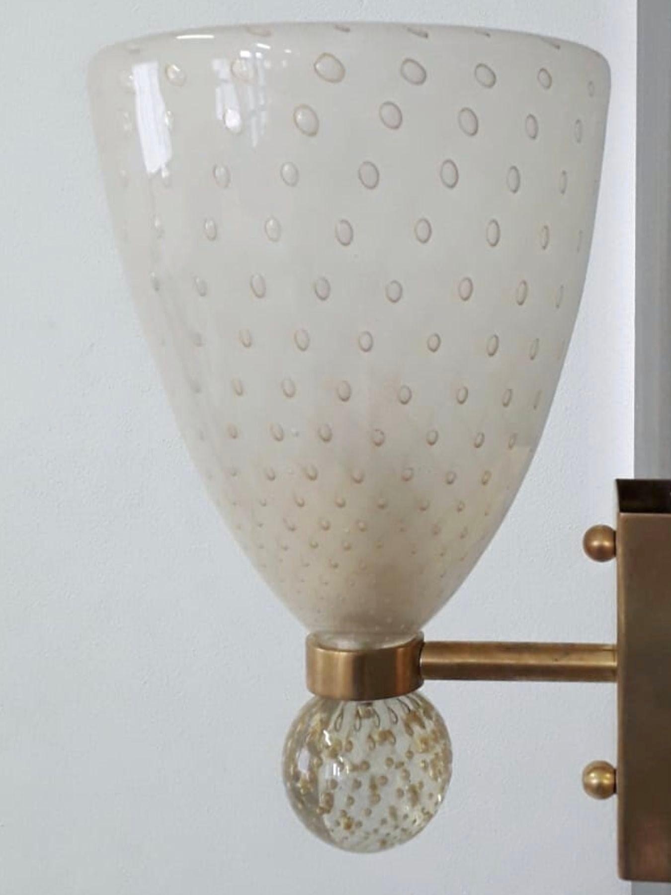 Satz von sechs Bollicine Murano Glas Coppa Wandleuchter. Italien, 1970er Jahre. im Angebot 1