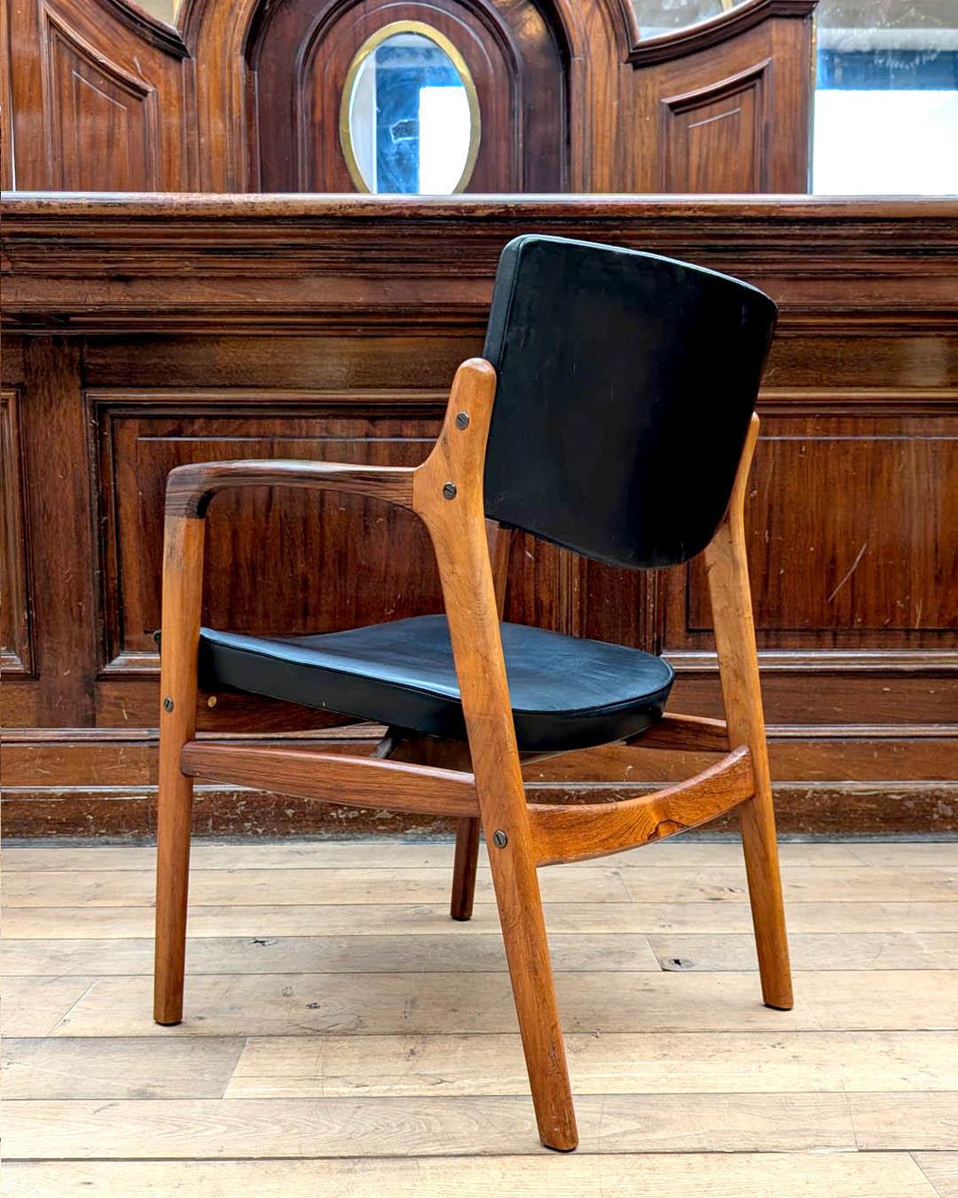 Metà XX secolo Set di sei poltrone Bondo Gravesen in teak e pelle nera - Danimarca, anni '60 in vendita