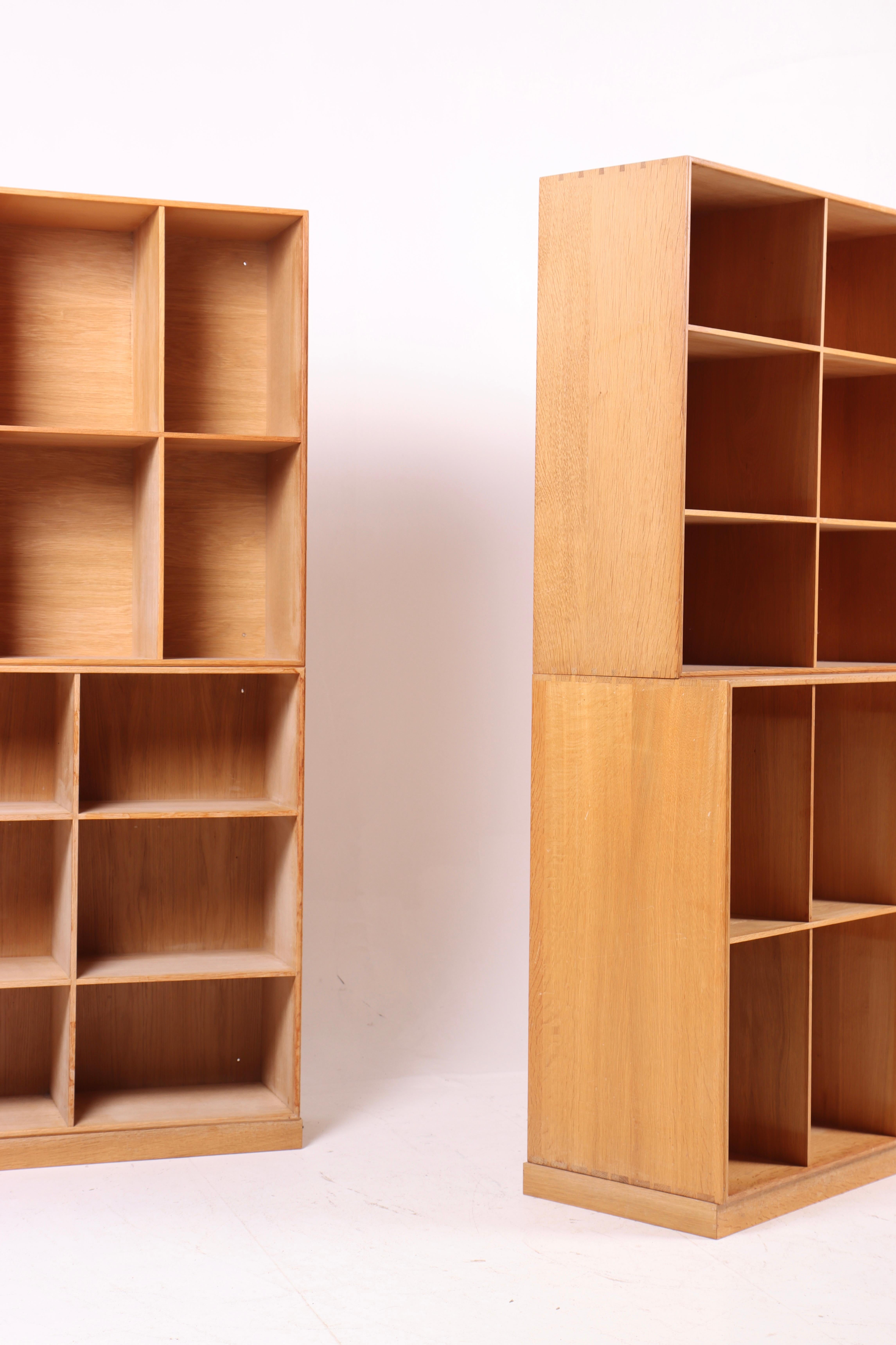 Set di sei librerie in Oak di Mogens Koch, Design danese, metà del secolo scorso, anni '60 In condizioni buone in vendita a Lejre, DK