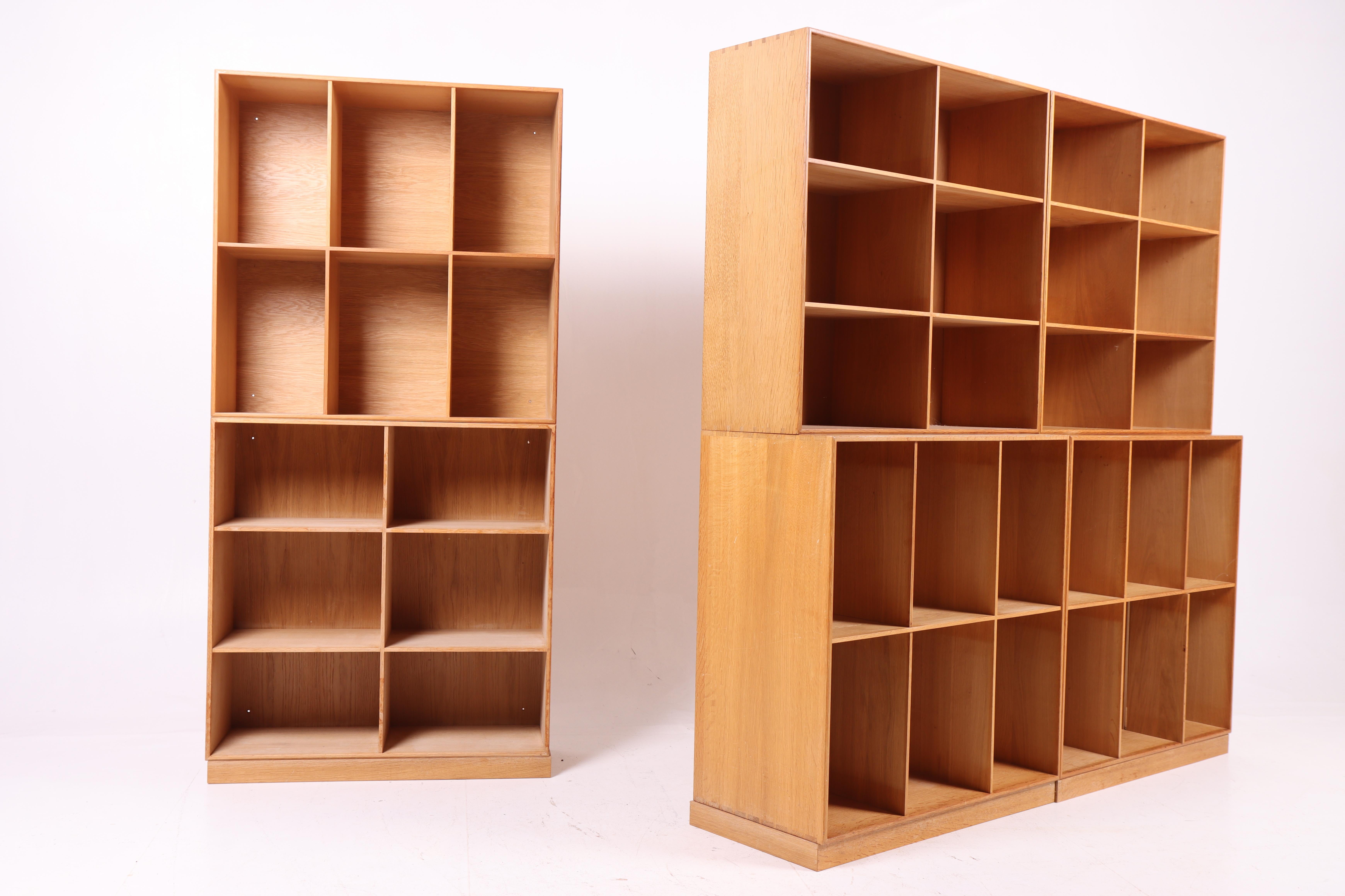 Quercia Set di sei librerie in Oak di Mogens Koch, Design danese, metà del secolo scorso, anni '60 in vendita