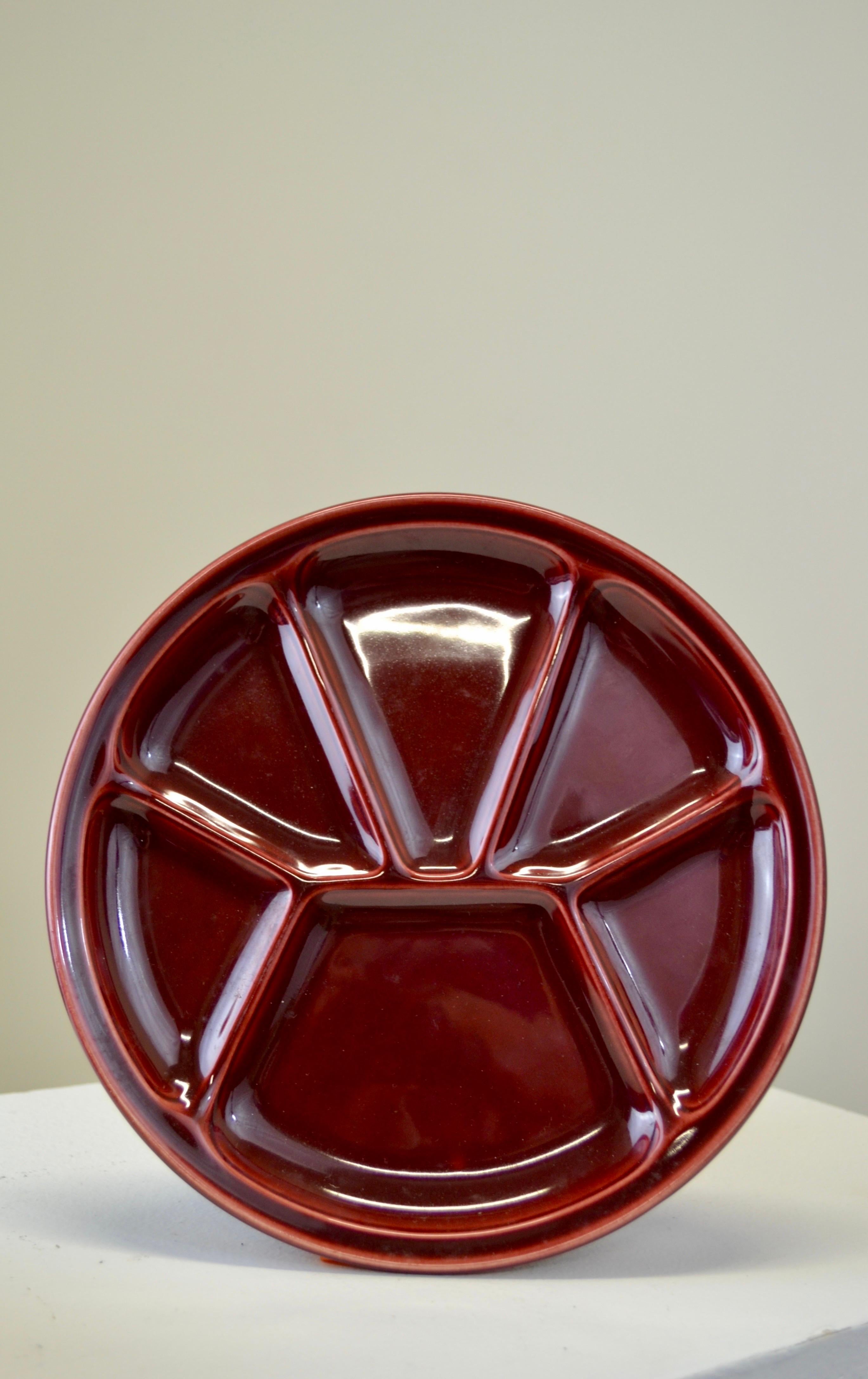 Set di sei piatti da fonduta Bordeaux, ceramica Gien, Francia, circa anni '60 In condizioni buone in vendita a SOTTEVILLE-LÈS-ROUEN, FR