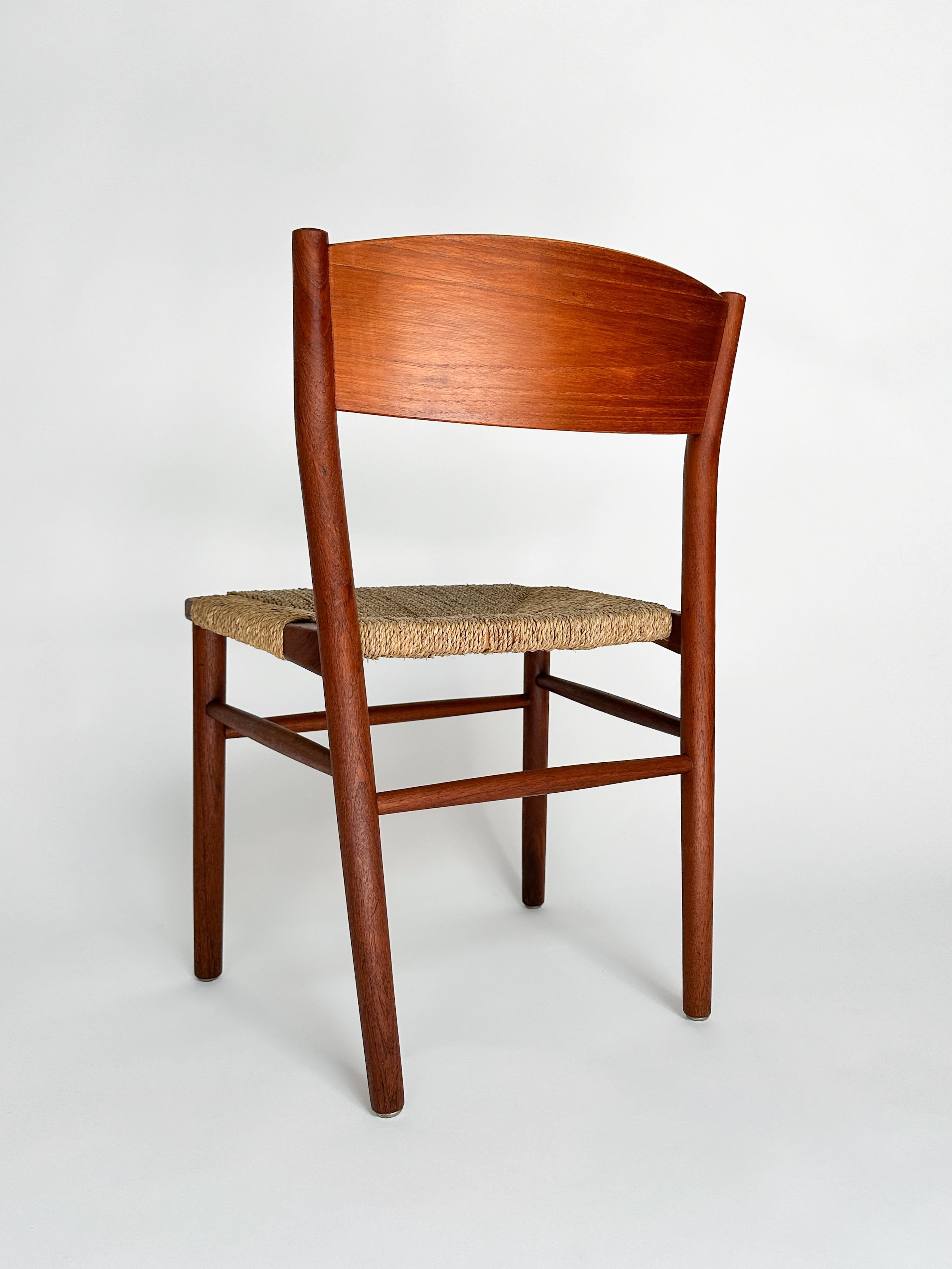 Ensemble de six chaises Borge Mogensensen en teck jonc de mer Soborg Mobler Denmark Dining Bon état - En vente à Basel, BS