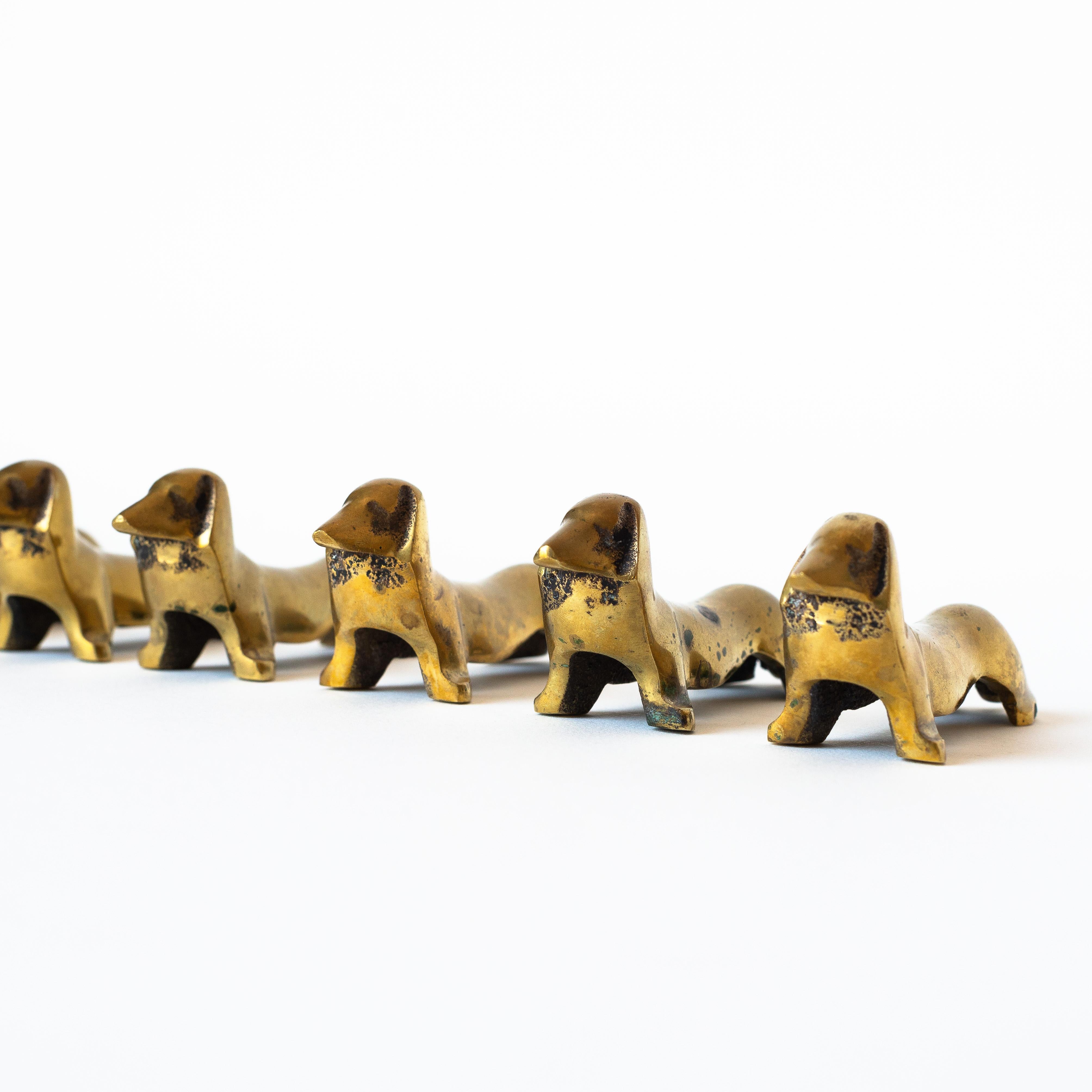 Set of Six Brass Knife Rests, Dachshund Dog, France Mid-Century Modern In Good Condition In ROUEN, Normandie