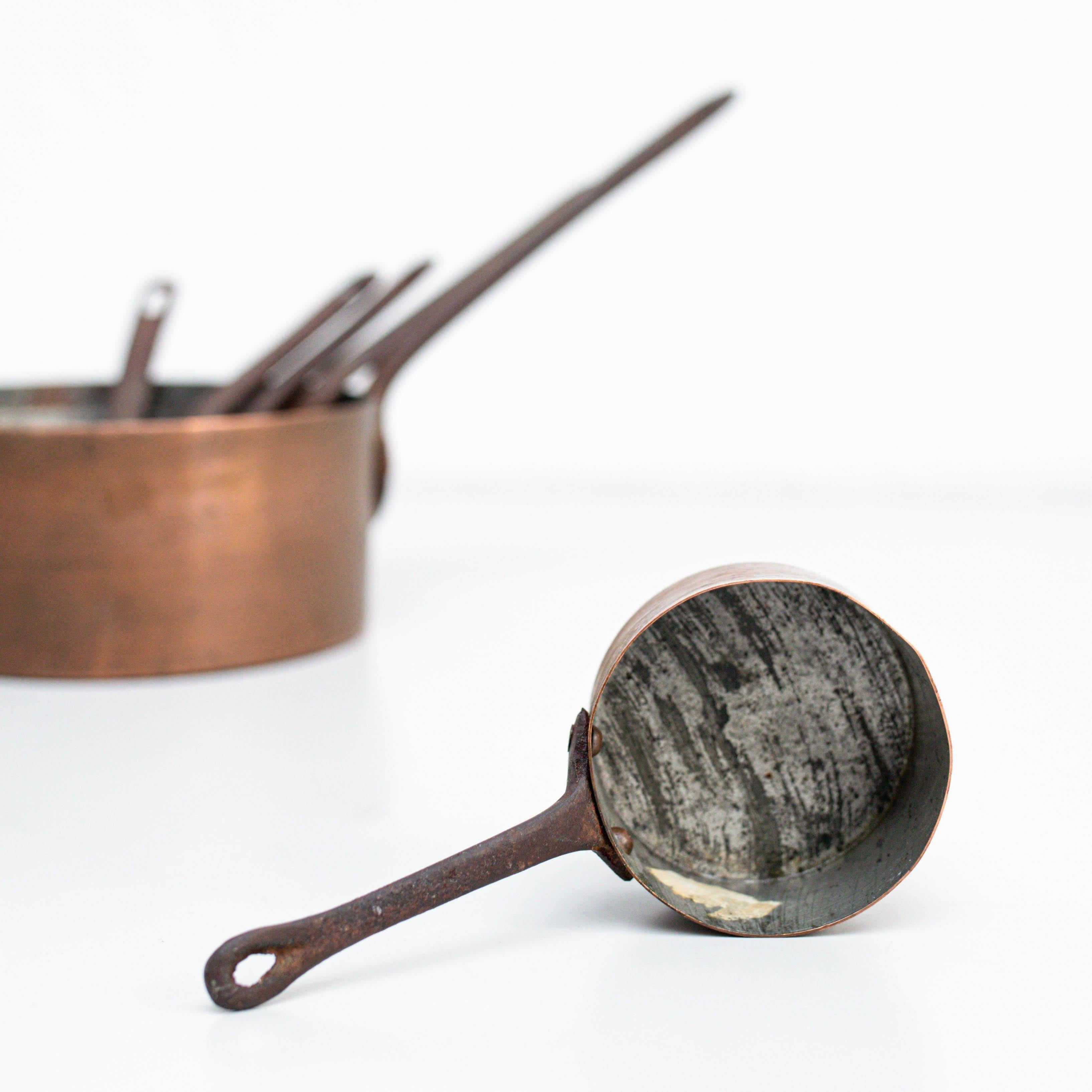 Set di sei vasi in ottone - Spagna, CIRCA 1950 in vendita 6