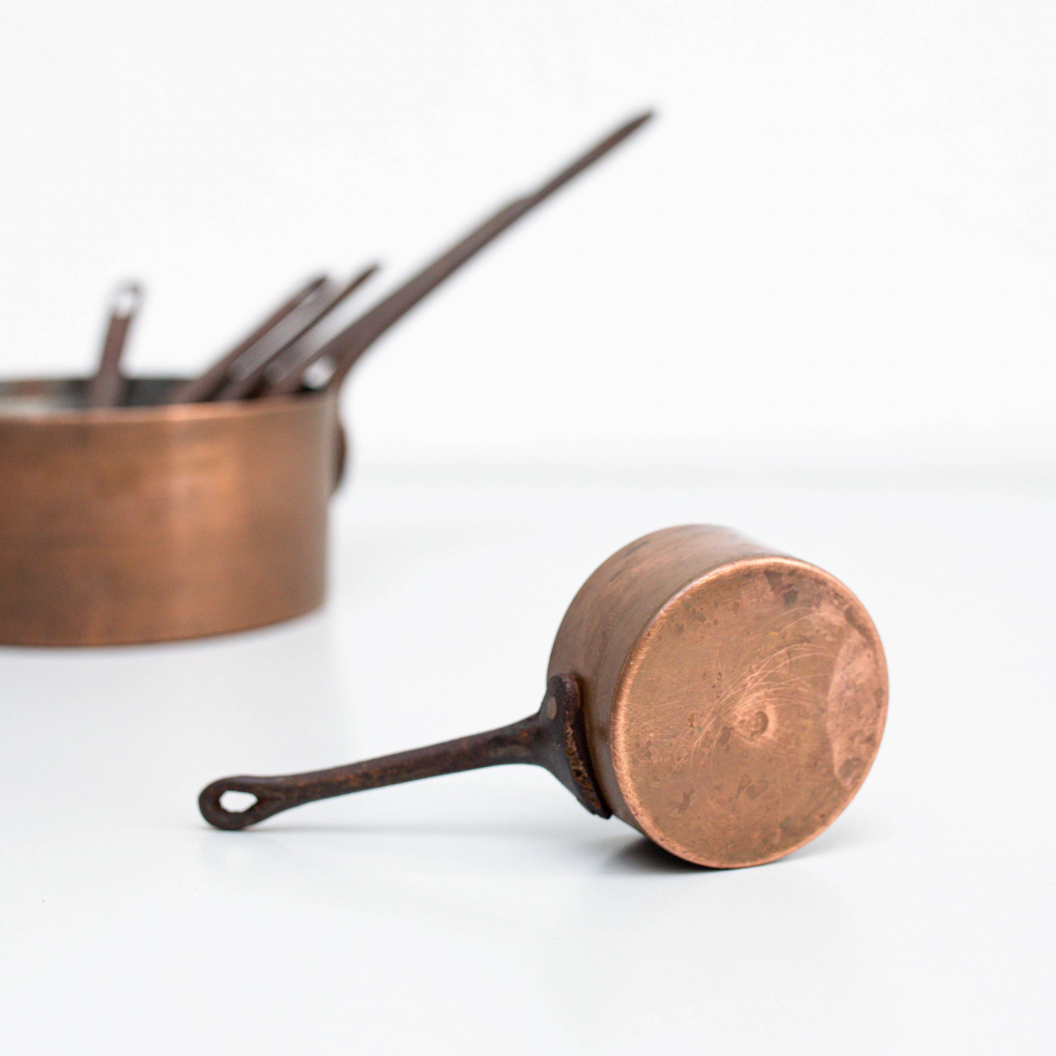 Set di sei vasi in ottone - Spagna, CIRCA 1950 in vendita 7