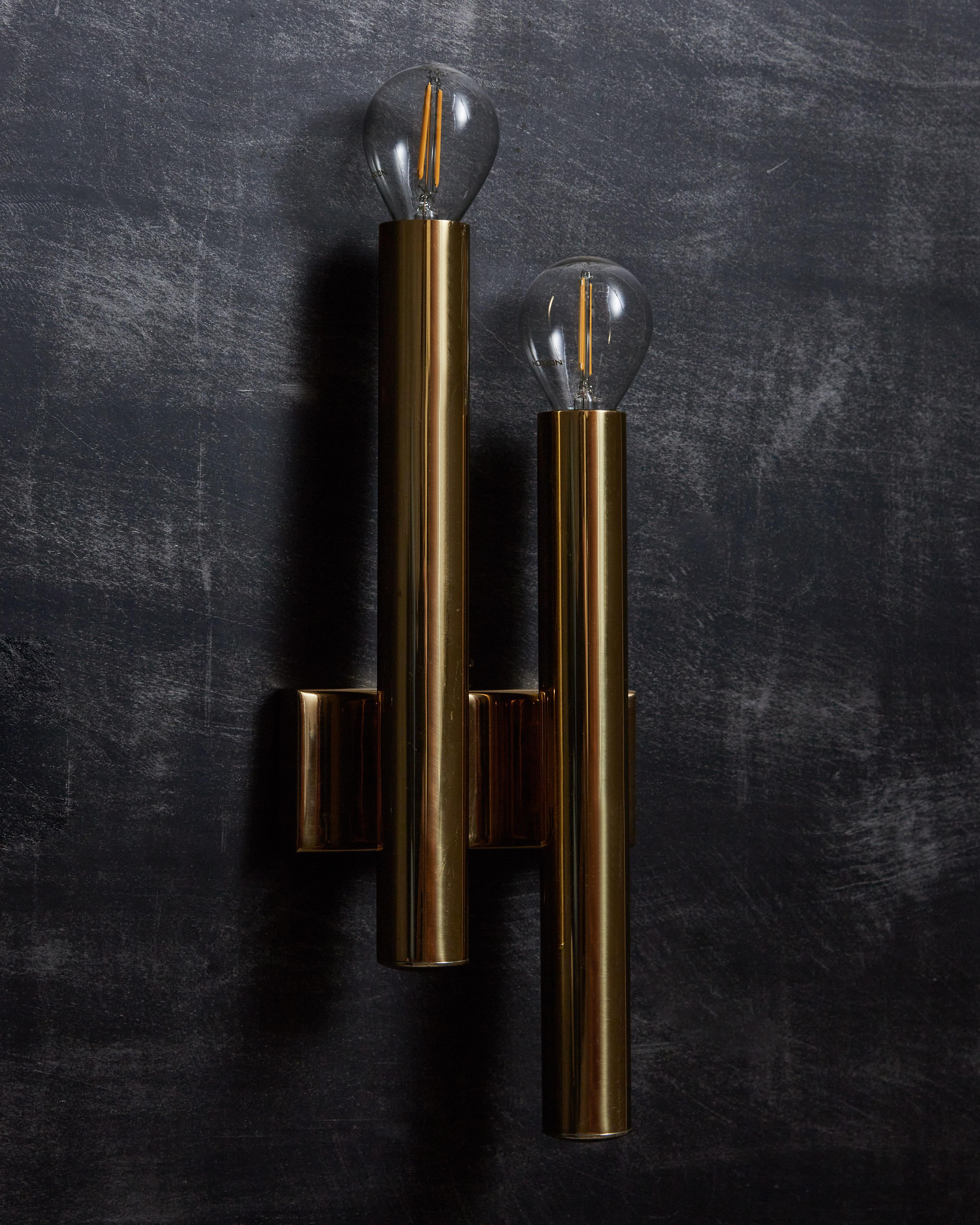 Set of Six Brass Tubes Style Wall Sconces In Good Condition For Sale In Saint-Ouen, IDF