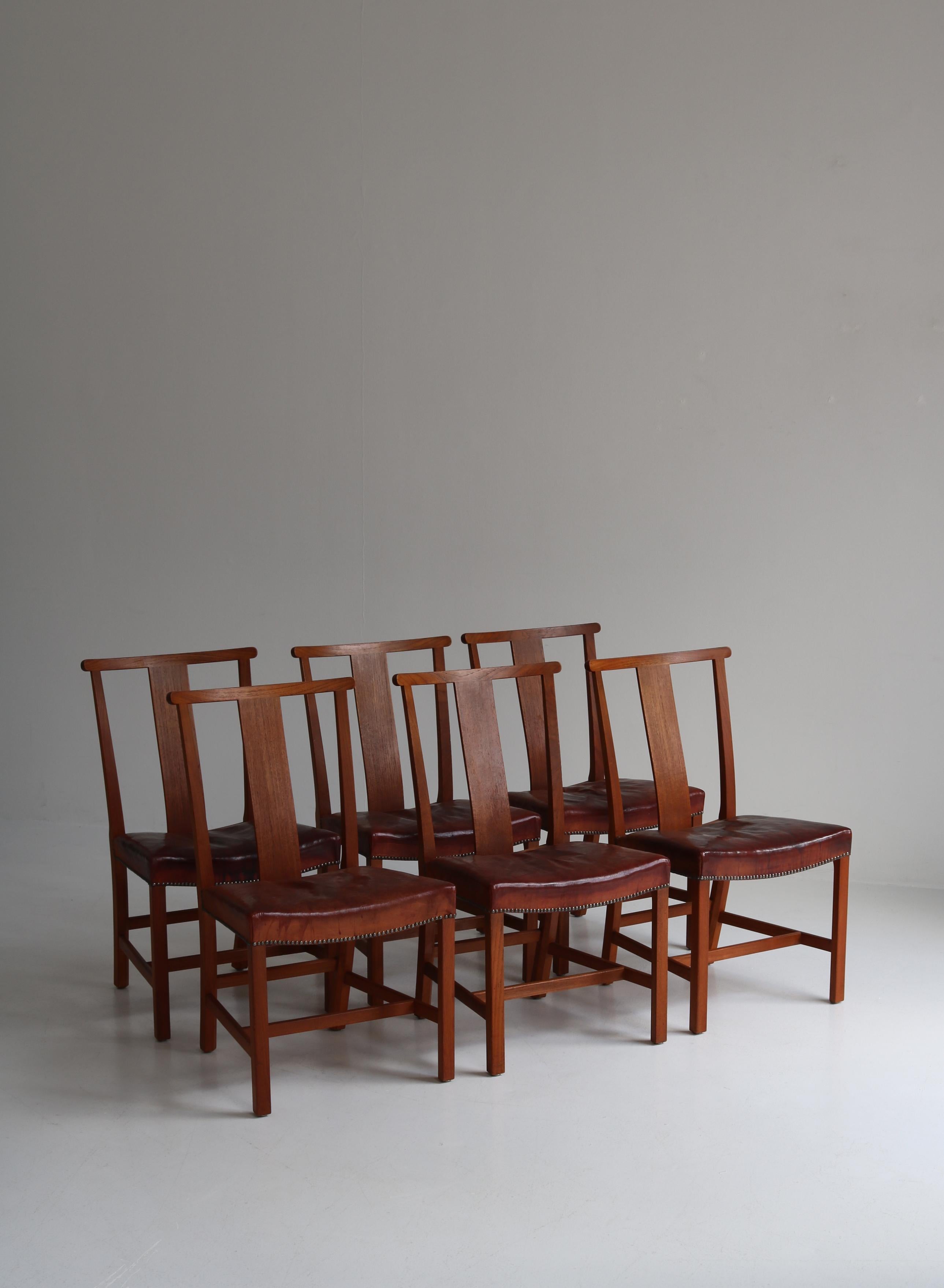 Scandinave moderne Ensemble de six chaises de salle à manger Børge Mogensen en teck et cuir Niger, 1939, Danemark en vente