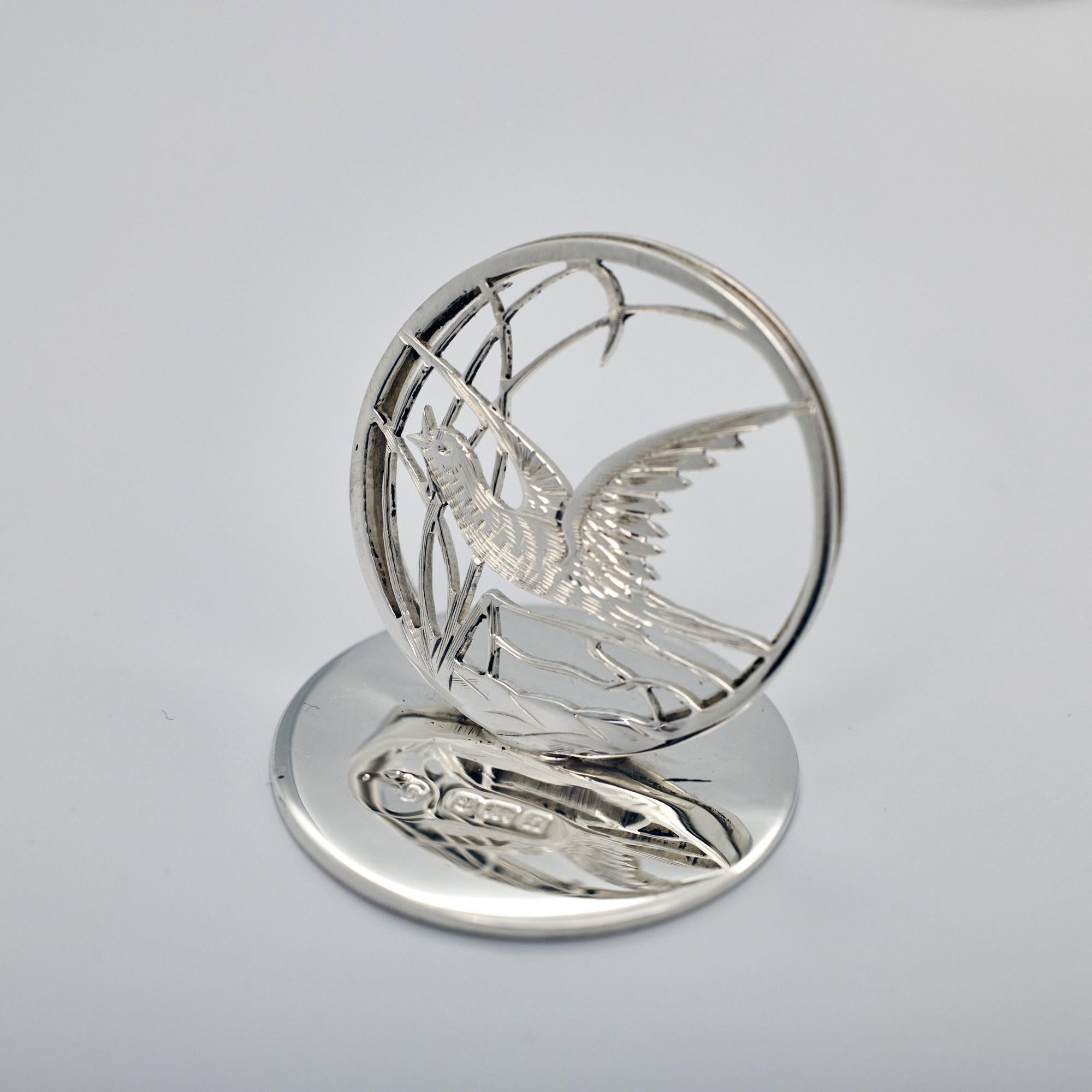 Set von sechs silbernen Platzkartenhaltern mit britischen Tierweltmotiven im Angebot 4