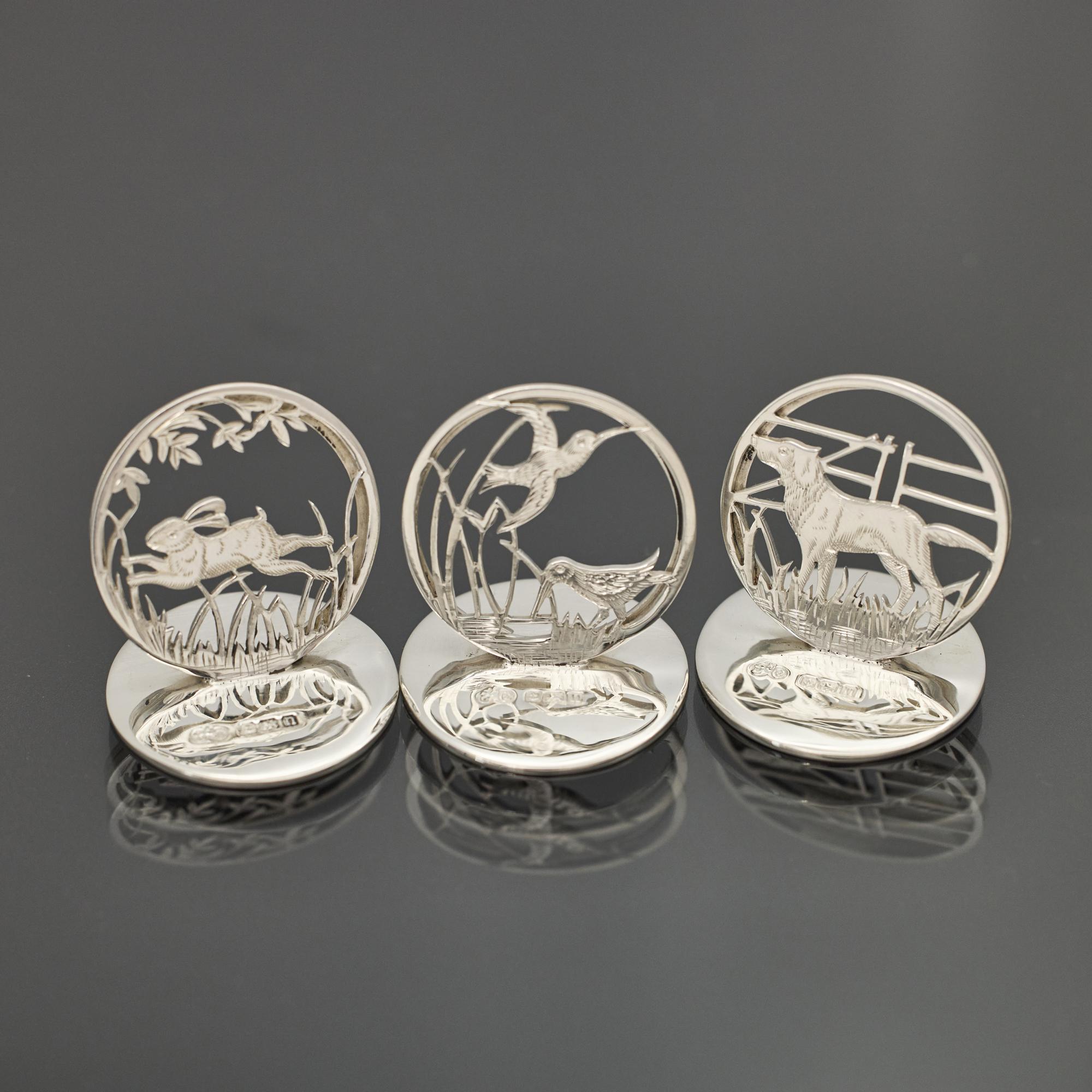 Set von sechs silbernen Platzkartenhaltern mit britischen Tierweltmotiven (Edwardian) im Angebot