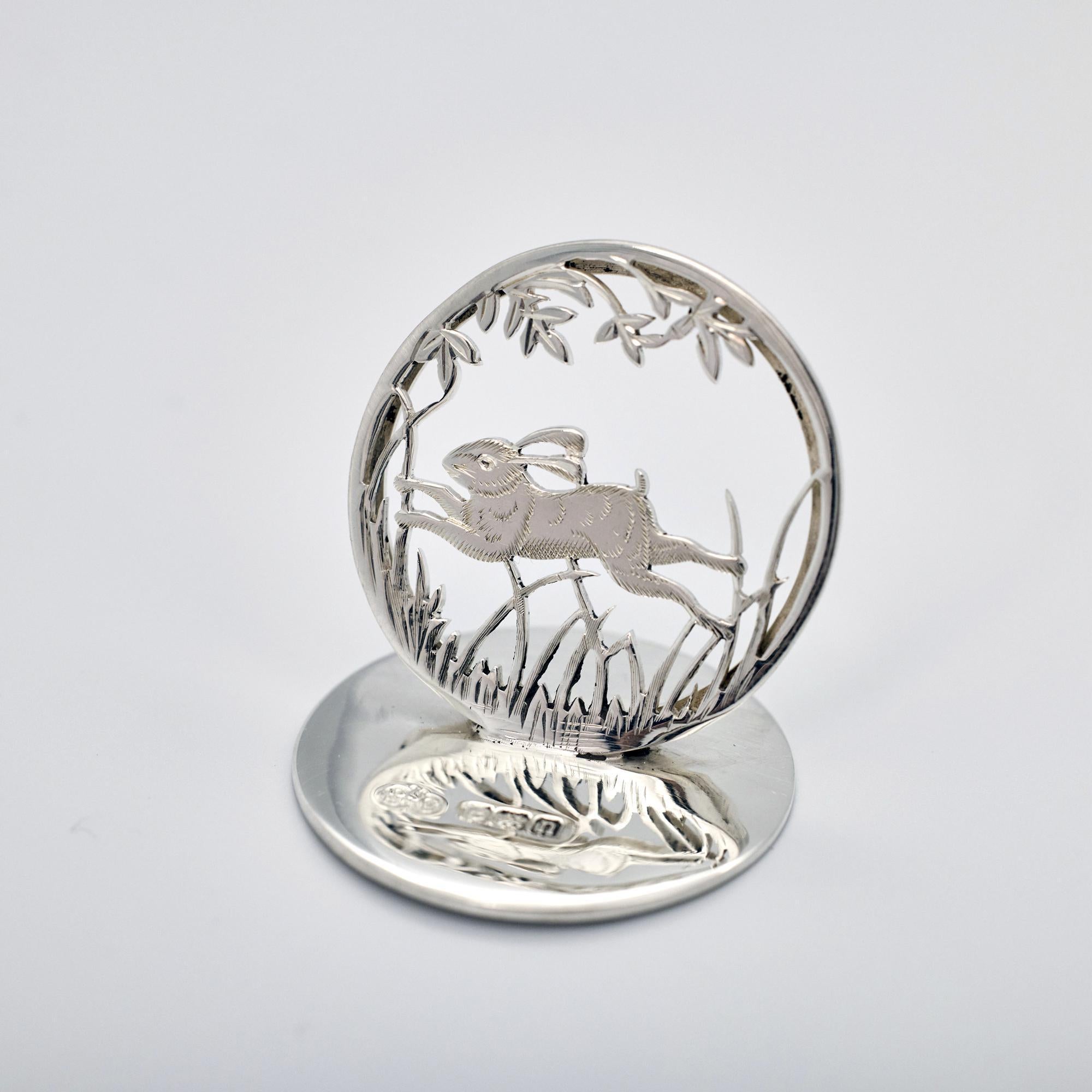Set von sechs silbernen Platzkartenhaltern mit britischen Tierweltmotiven im Angebot 2