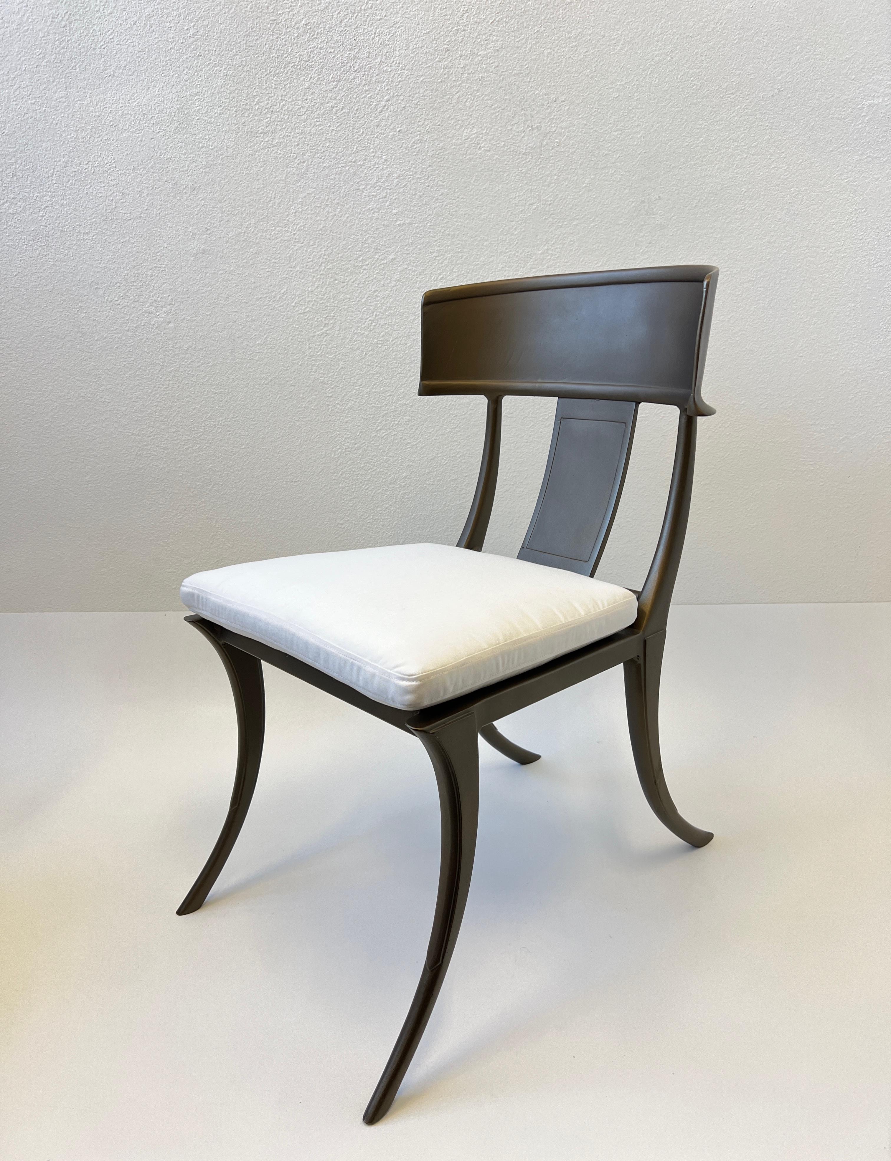 Ensemble de six chaises de salle à manger Klismos en bronze de Michael Taylor  en vente 5