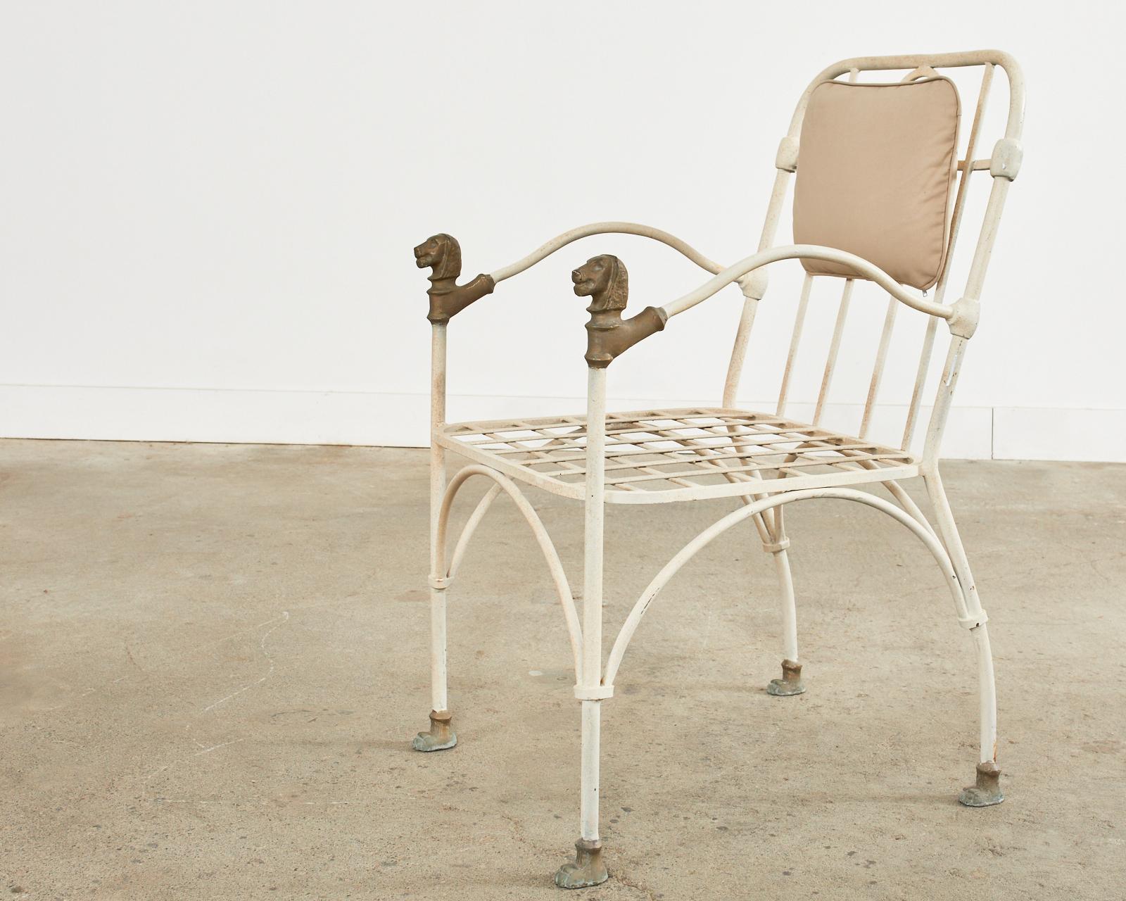 Ensemble de six chaises de jardin à tête de lion en bronze d'après Giacometti 2