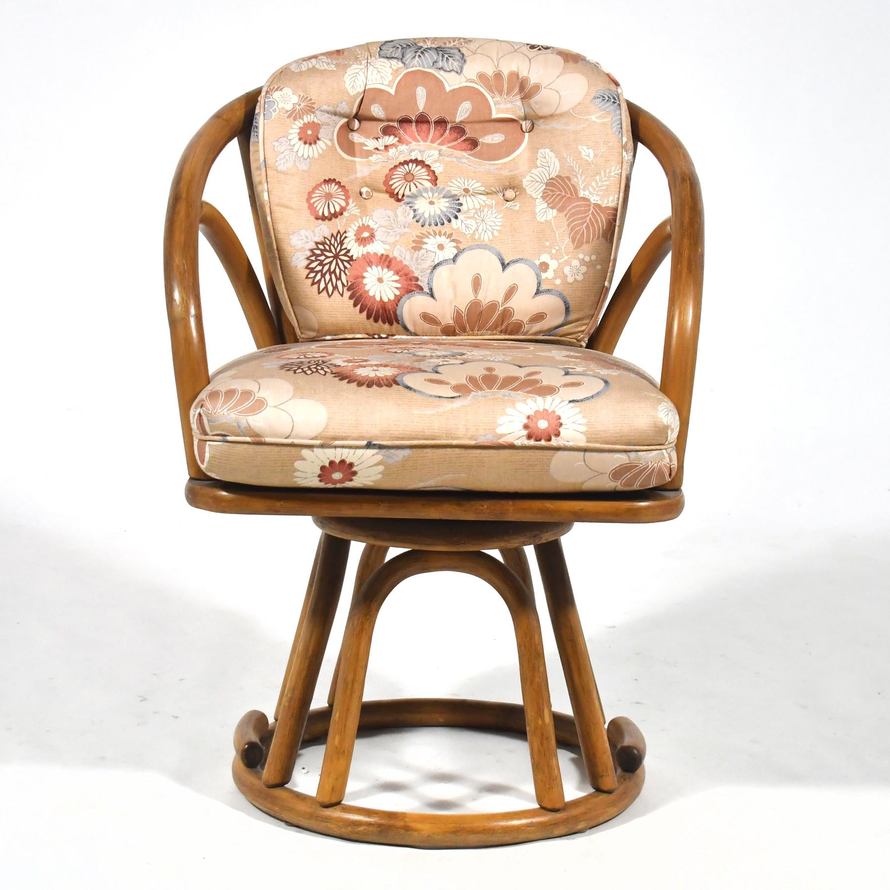Américain Ensemble de six fauteuils pivotants en rotin Brown Jordan en vente