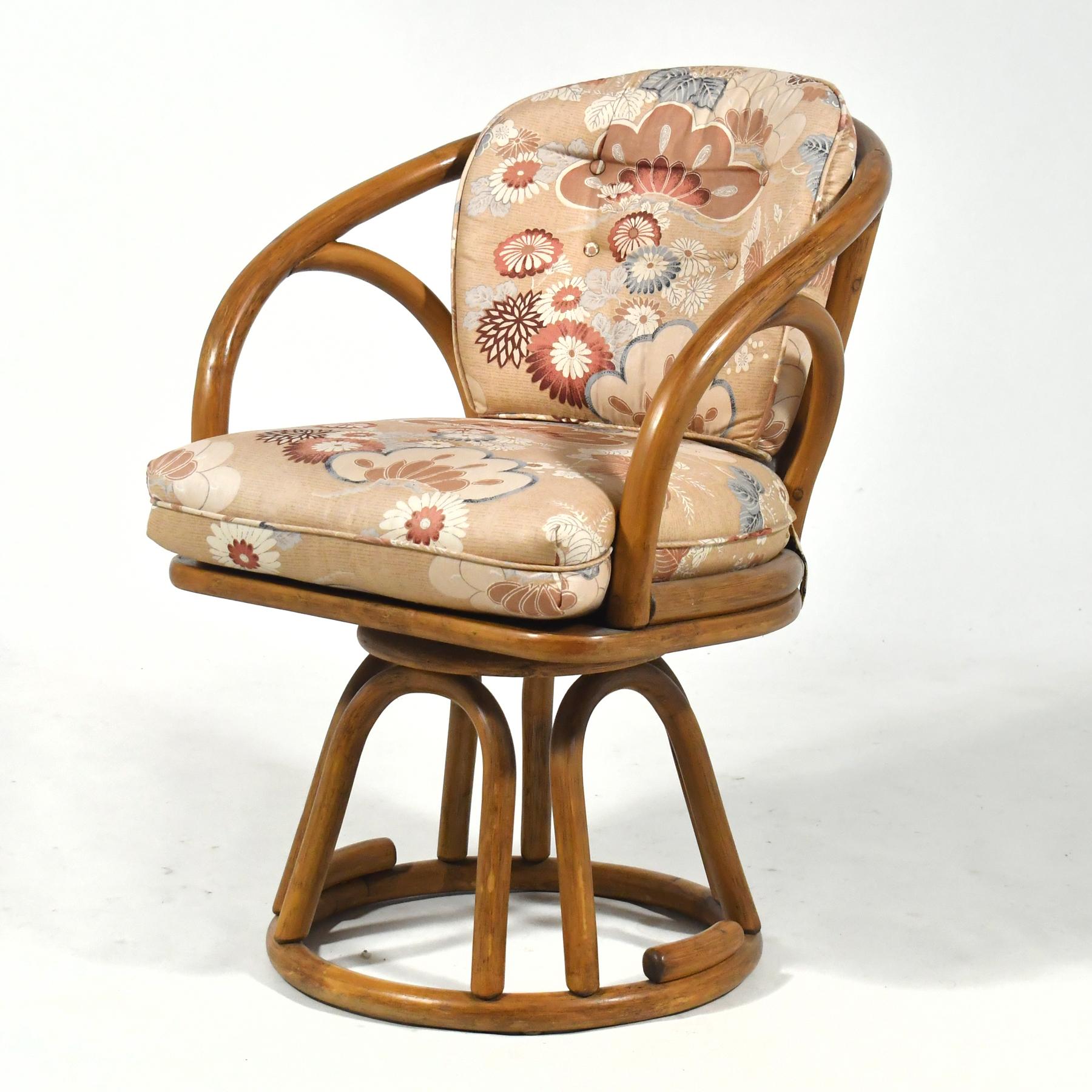 Ensemble de six fauteuils pivotants en rotin Brown Jordan Bon état - En vente à Highland, IN