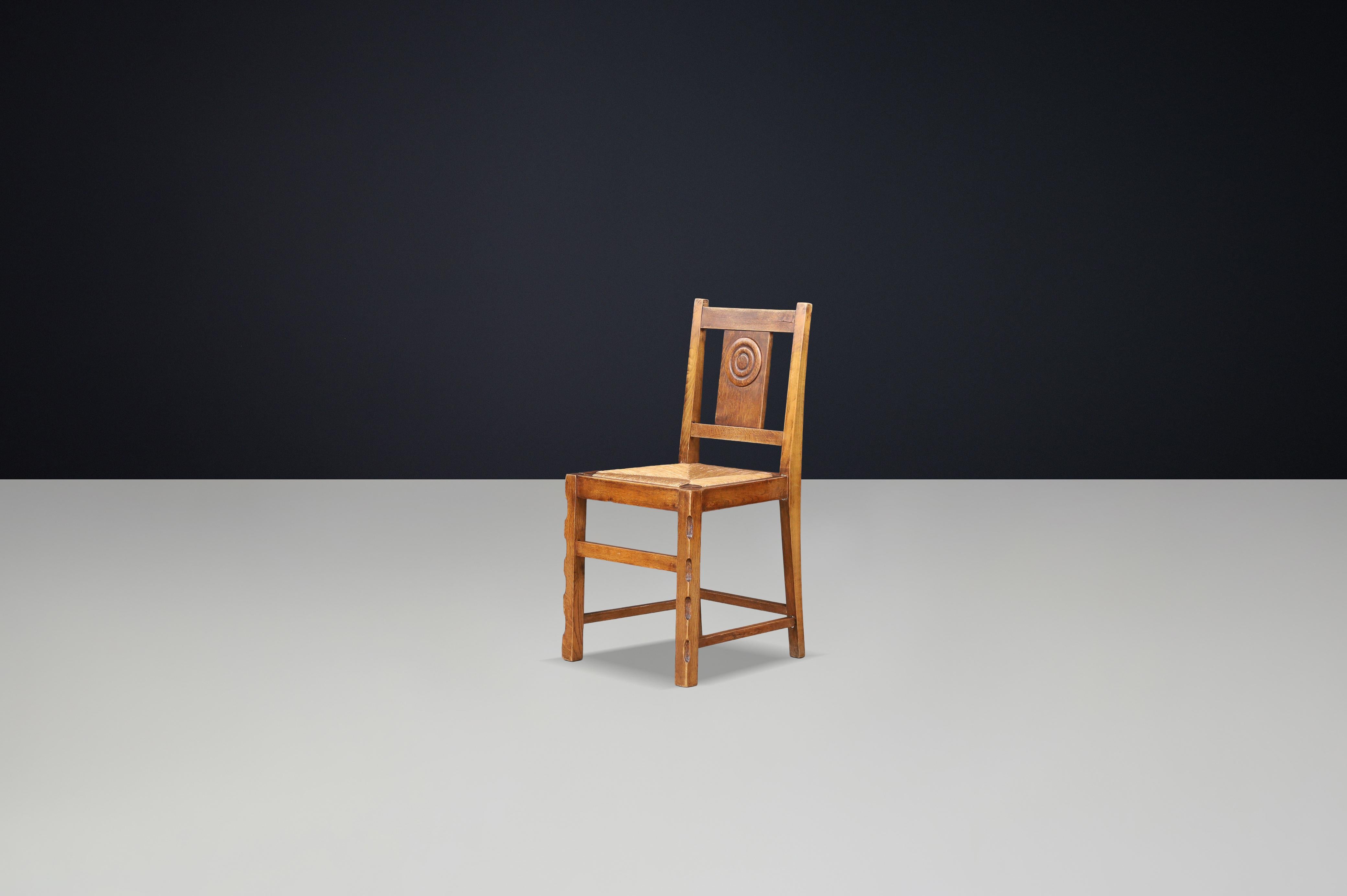 Satz von sechs brutalistischen Eichen-Esszimmerstühlen mit Dudouyt-Details, Frankreich 1940 (Französisch) im Angebot