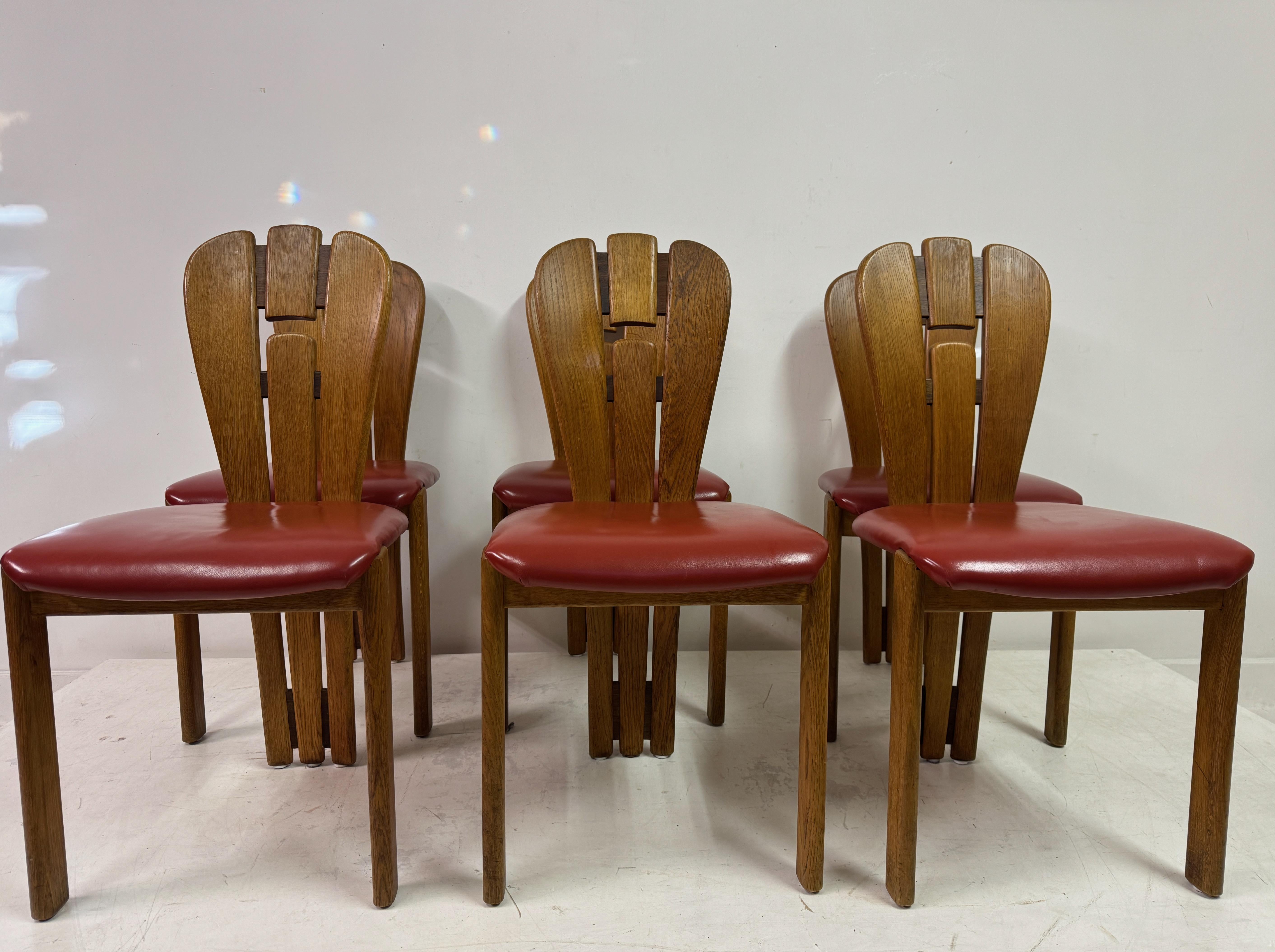 Mid-Century moderno Set di sei sedie da pranzo olandesi in stile brutalista in vendita
