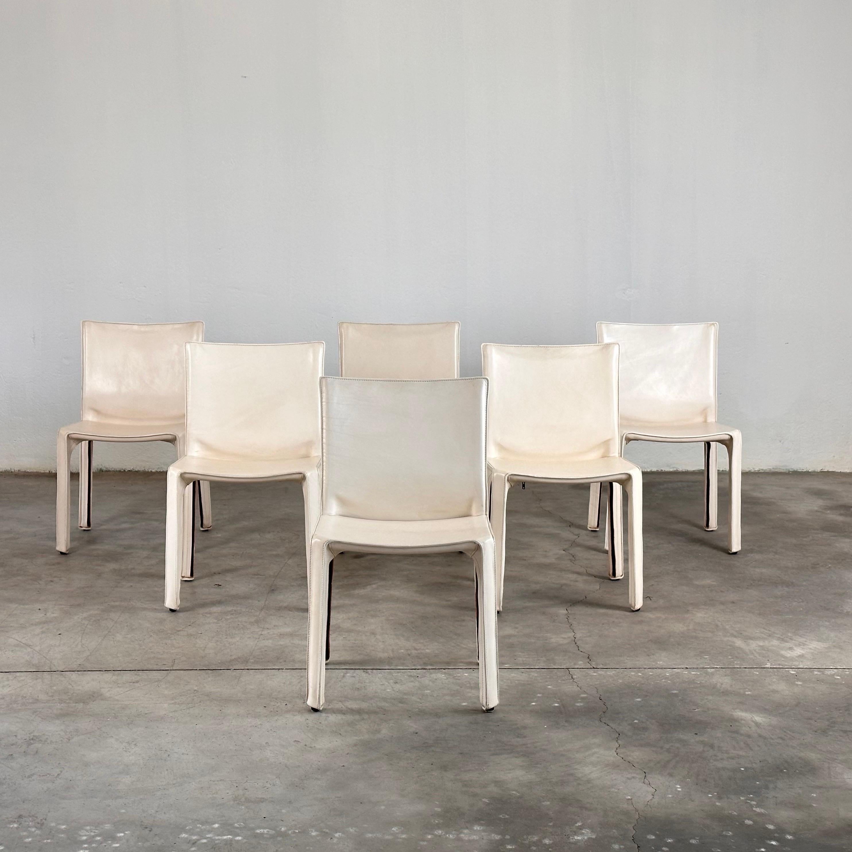 Mid-Century Modern Set of Six CAB 412 Chairs by Mario Bellini for Cassina in white Leather, 1970s