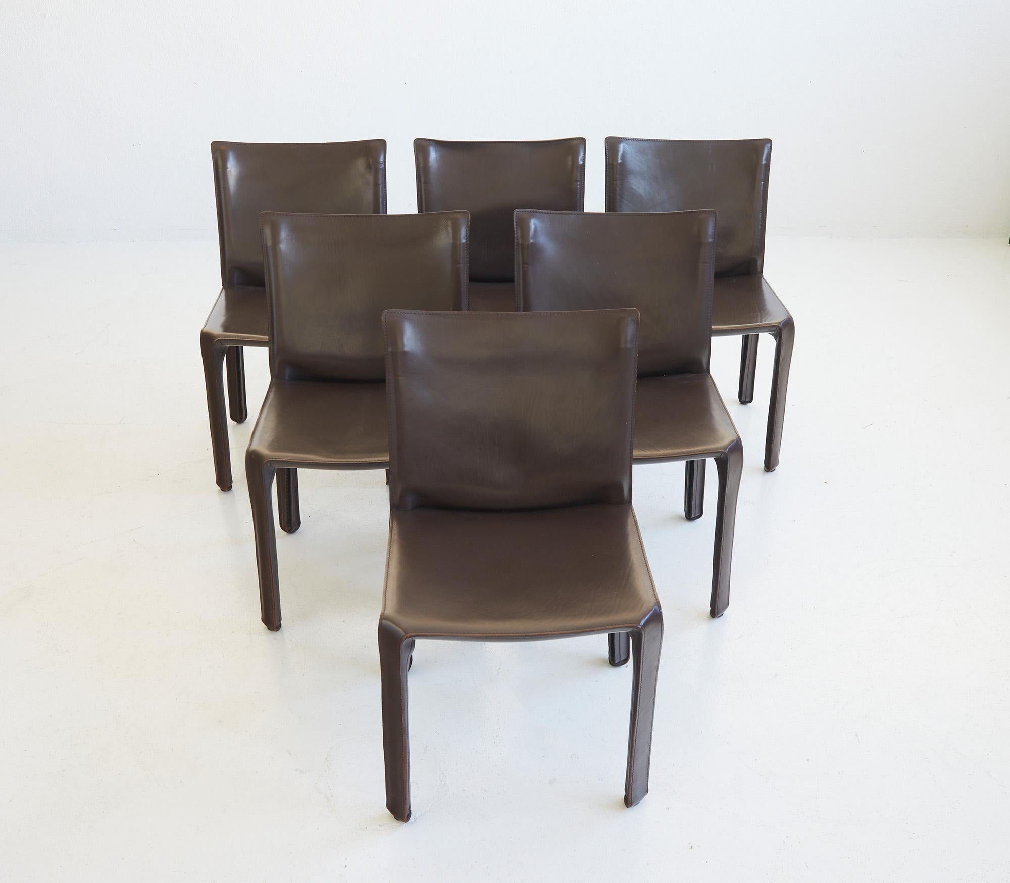 Sechs Stühle aus schokoladenfarbenem Leder CAB 412 von Mario Bellini, Cassina 1980 (Moderne der Mitte des Jahrhunderts) im Angebot