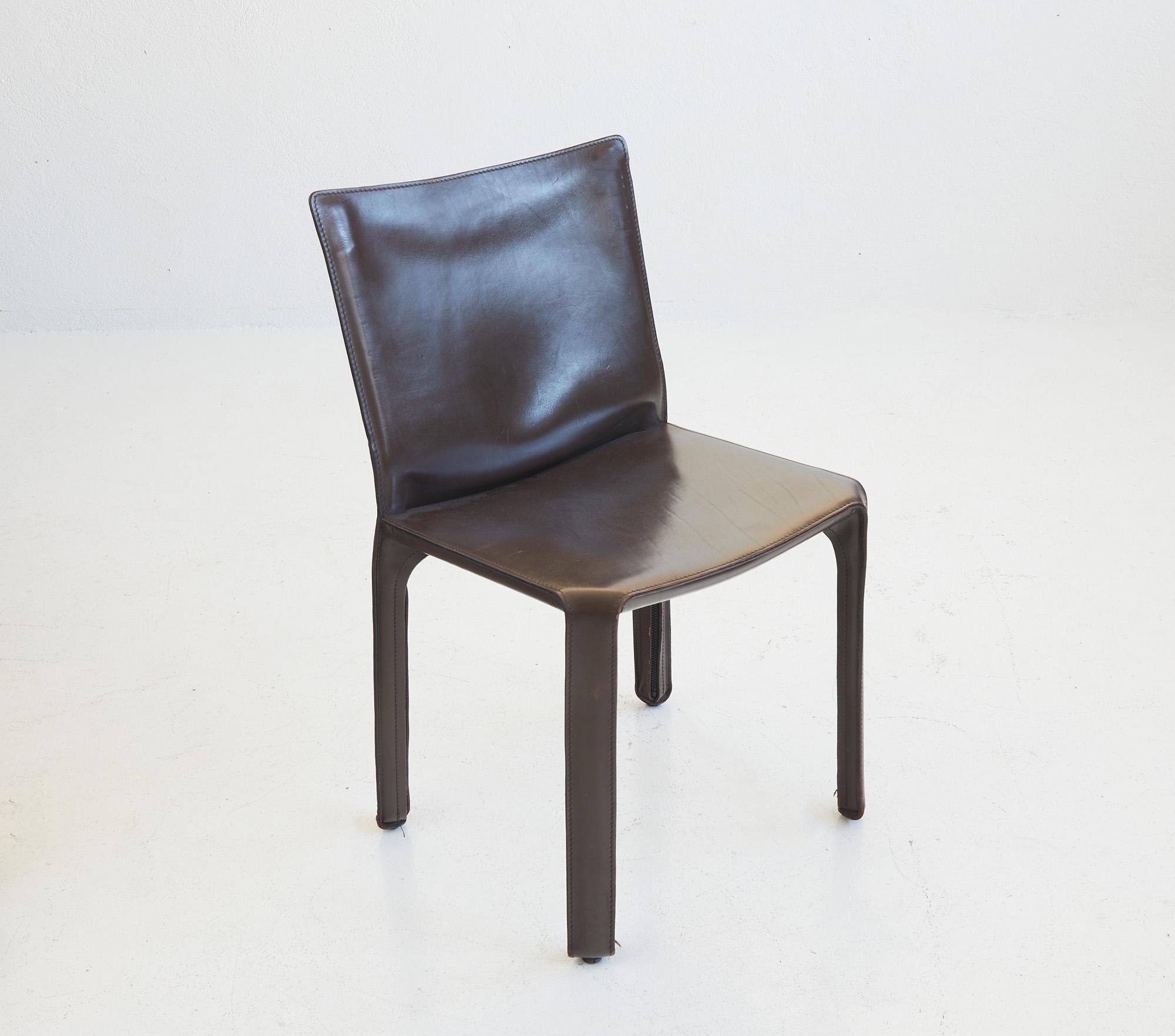 Sechs Stühle aus schokoladenfarbenem Leder CAB 412 von Mario Bellini, Cassina 1980 (Italienisch) im Angebot