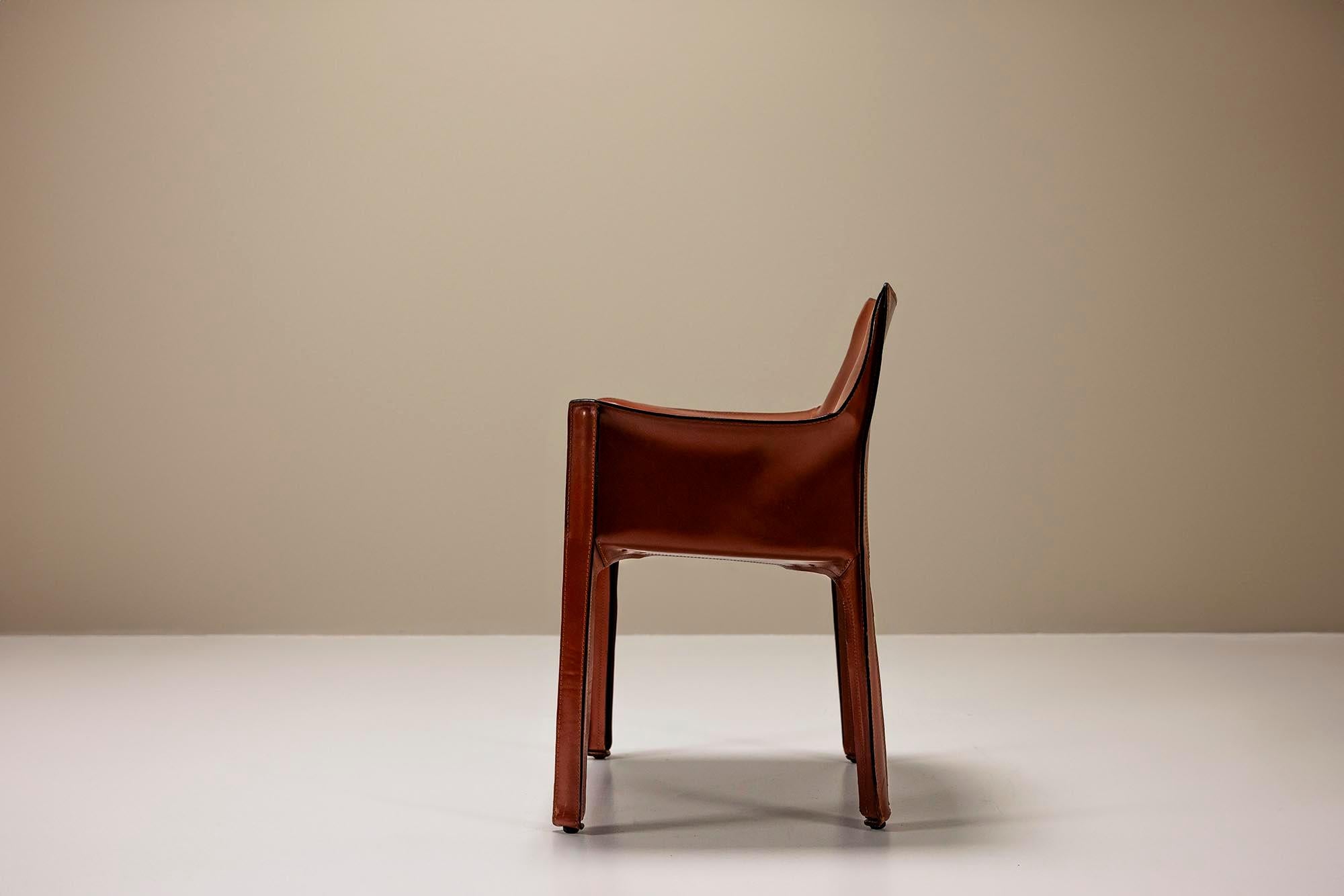 Set Of Six 'CAB' Chairs In Burgundy Leather By Mario Bellini For Cassina, Italy  For Sale 4