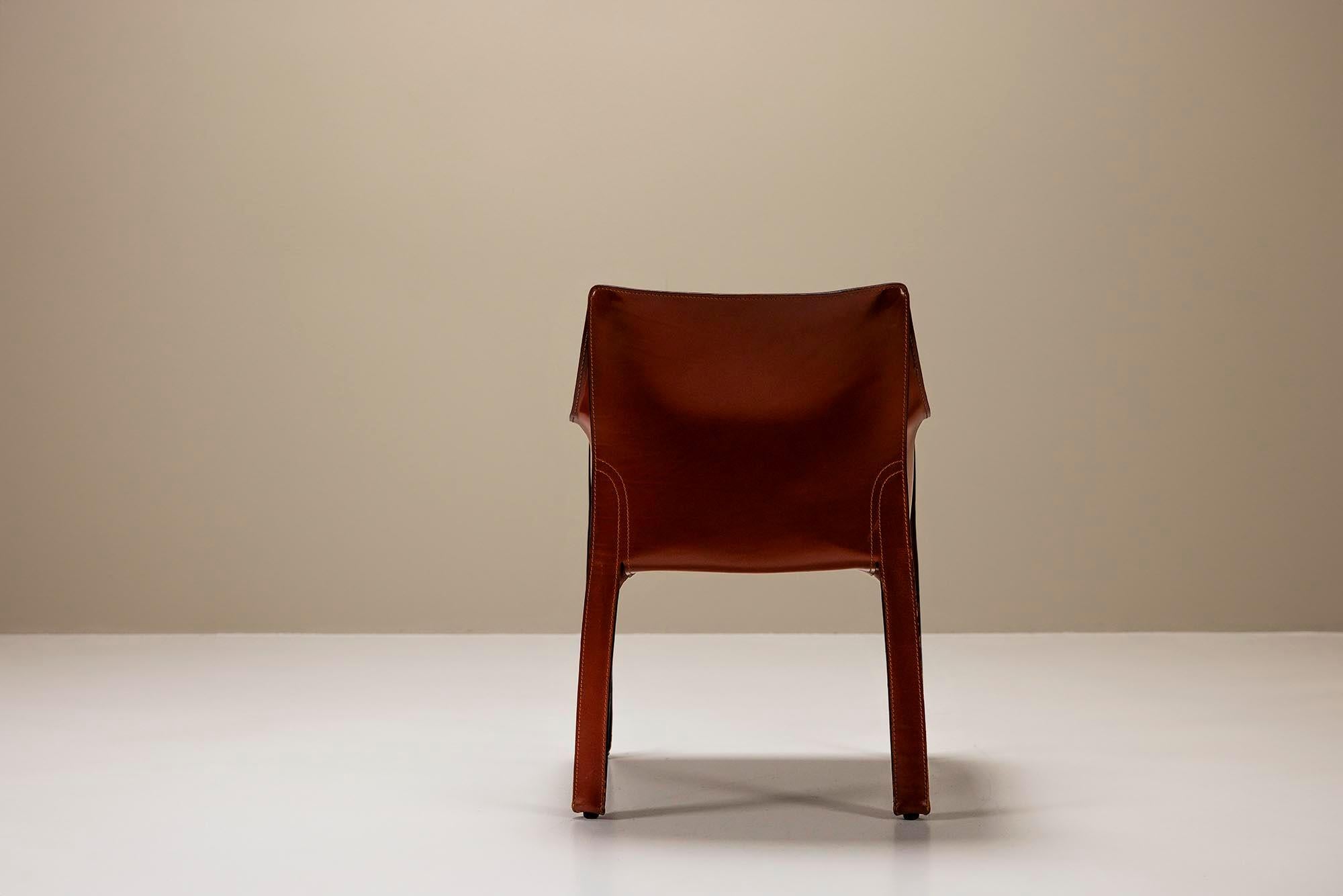 Satz von sechs Stühlen „CAB“ aus burgunderrotem Leder von Mario Bellini für Cassina, Italien  im Angebot 5