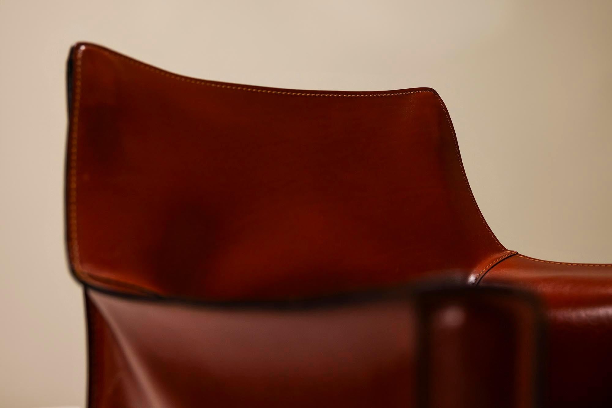 Satz von sechs Stühlen „CAB“ aus burgunderrotem Leder von Mario Bellini für Cassina, Italien  im Angebot 8