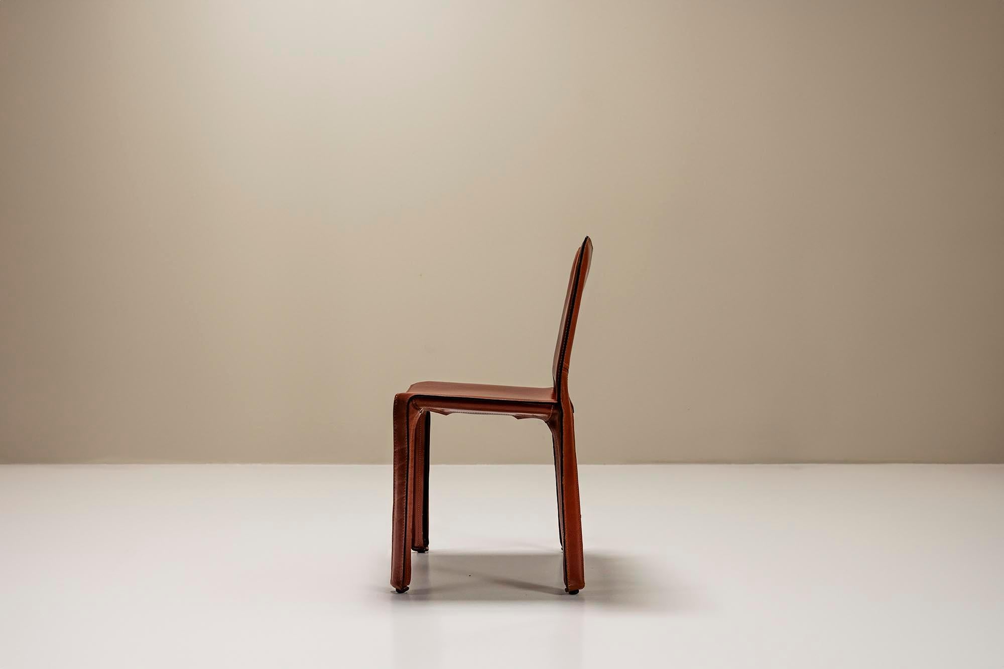 Satz von sechs Stühlen „CAB“ aus burgunderrotem Leder von Mario Bellini für Cassina, Italien  im Zustand „Gut“ im Angebot in Hellouw, NL