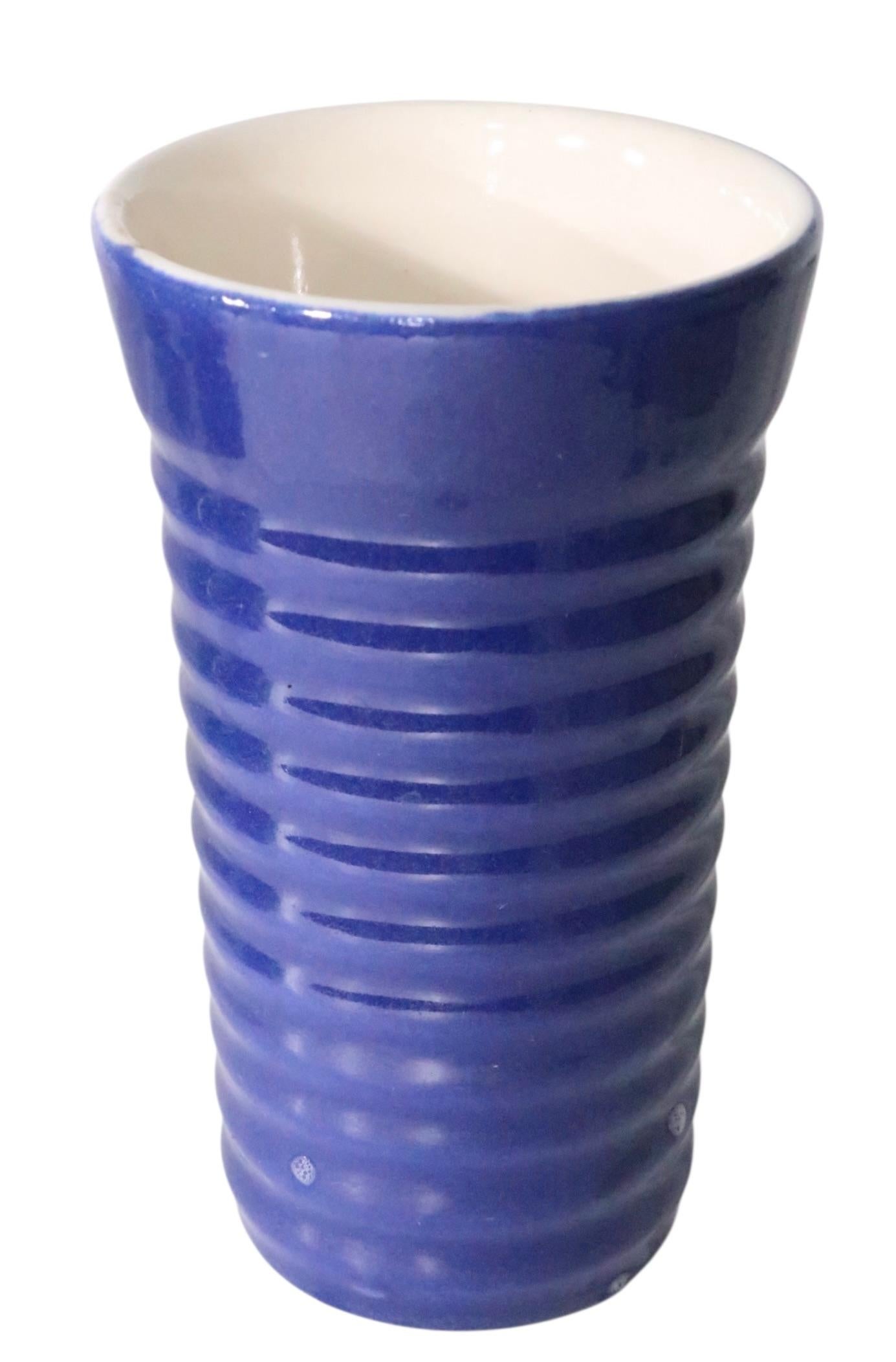 Lot de six gobelets en céramique à motif d'anneau de California Pottery par Bauer en vente 4