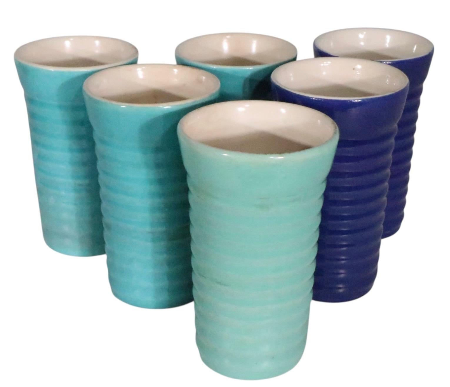 Lot de six gobelets en céramique à motif d'anneau de California Pottery par Bauer en vente 5