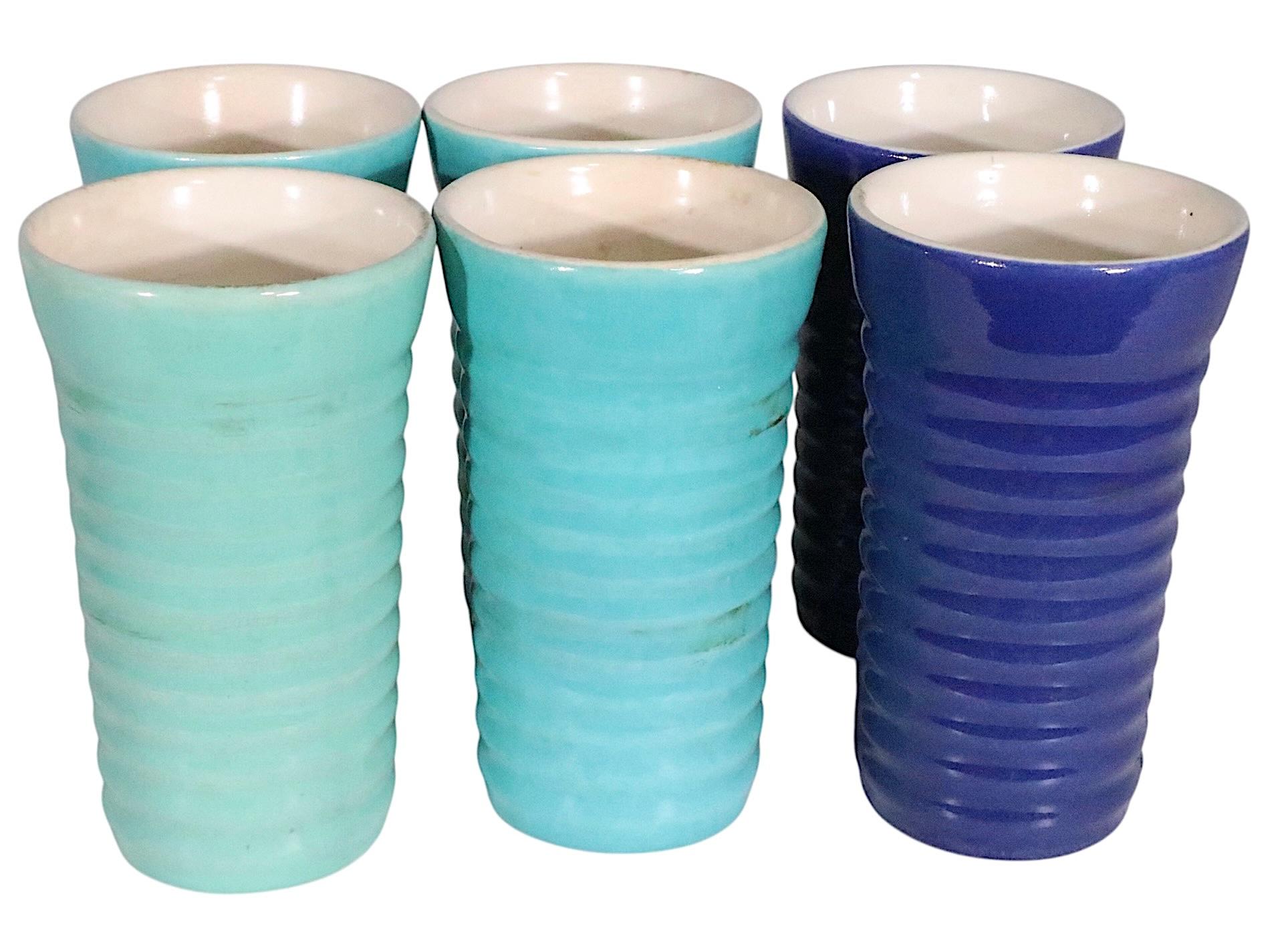 Américain Lot de six gobelets en céramique à motif d'anneau de California Pottery par Bauer en vente