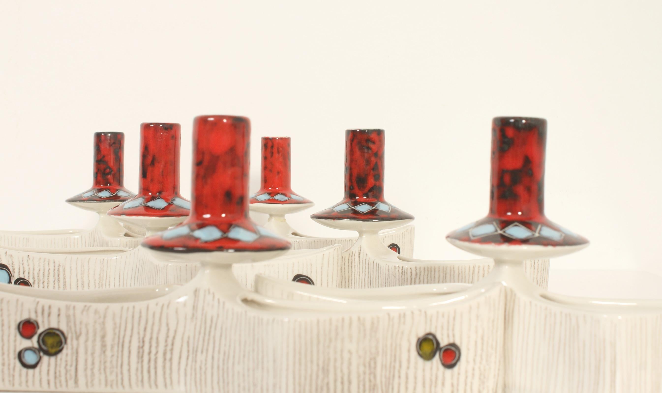 Ensemble de six chandeliers en céramique émaillée, années 1950 en vente 3
