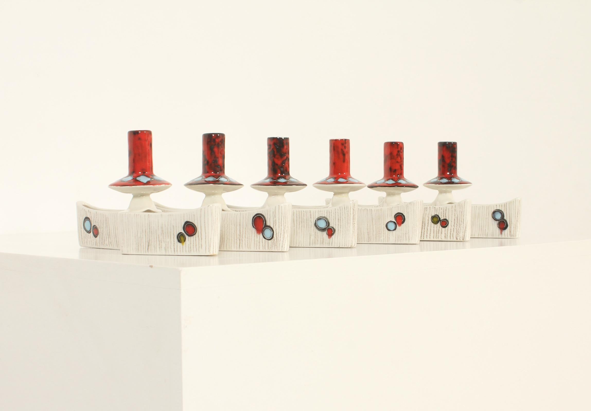 Ensemble de six chandeliers en céramique émaillée, années 1950 en vente 4