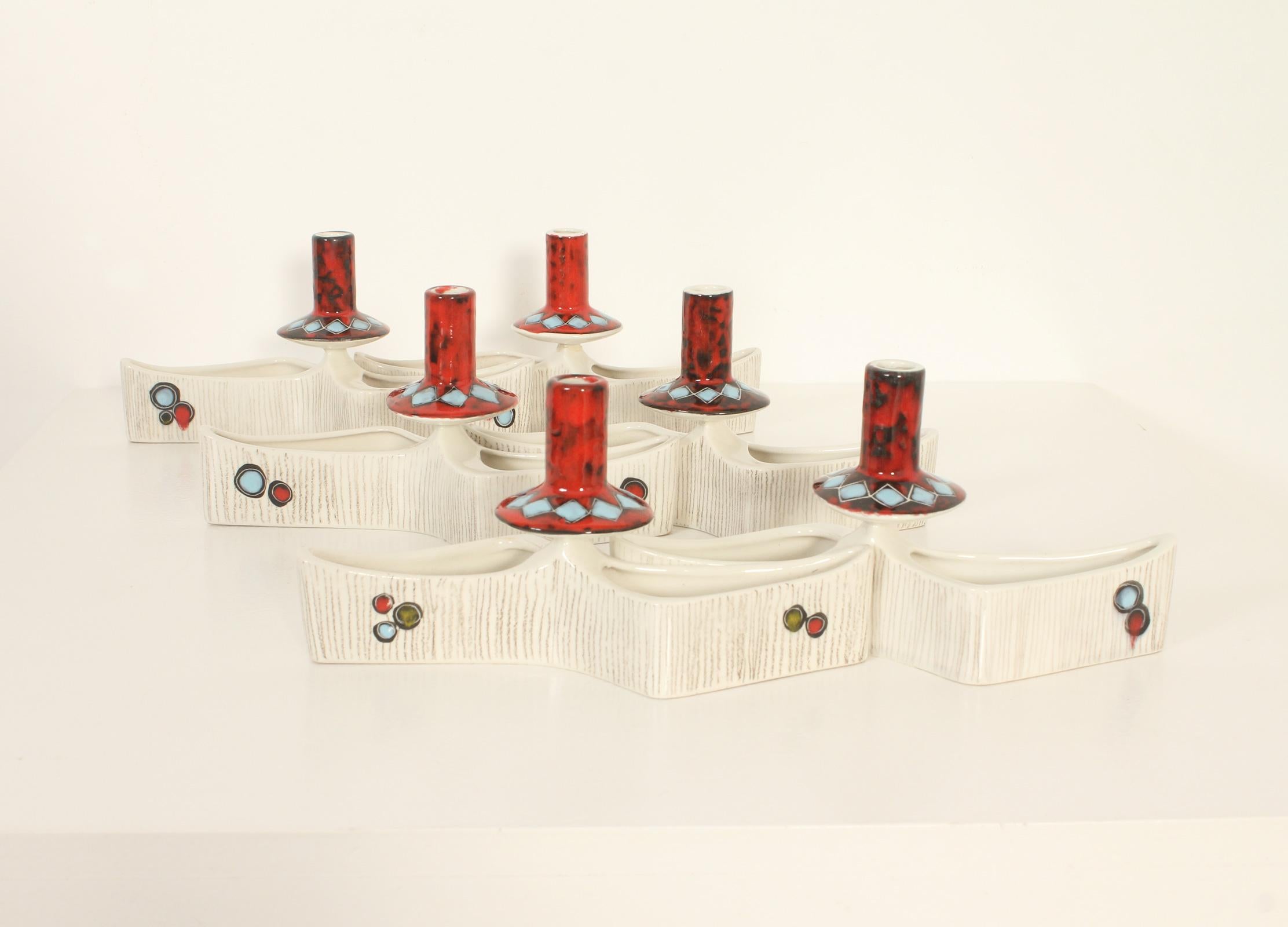 Ensemble de six chandeliers en céramique émaillée, années 1950 en vente 2