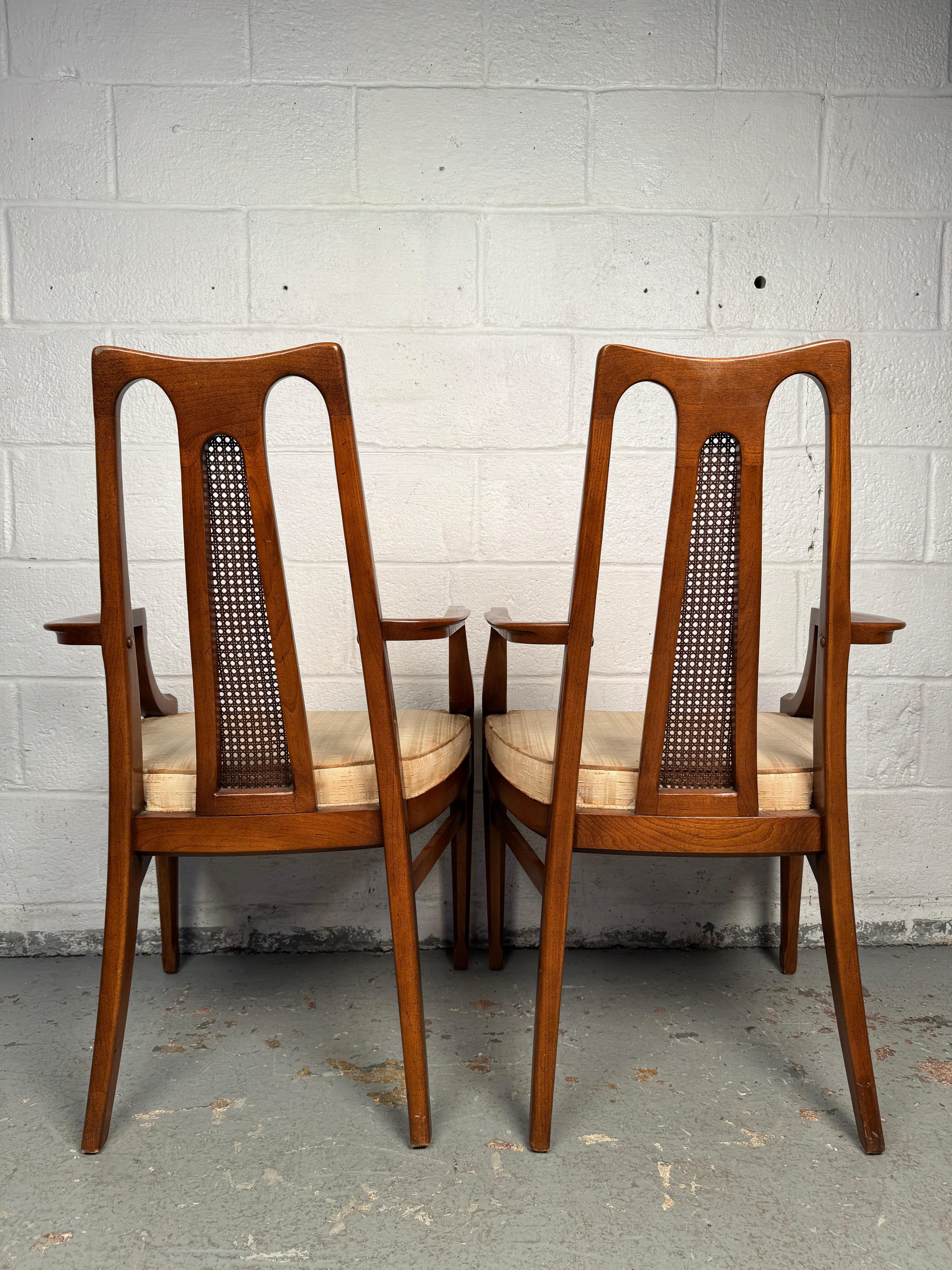 Set di sei sedie da pranzo con schienale a canne di White Furniture In condizioni buone in vendita a Brooklyn, NY