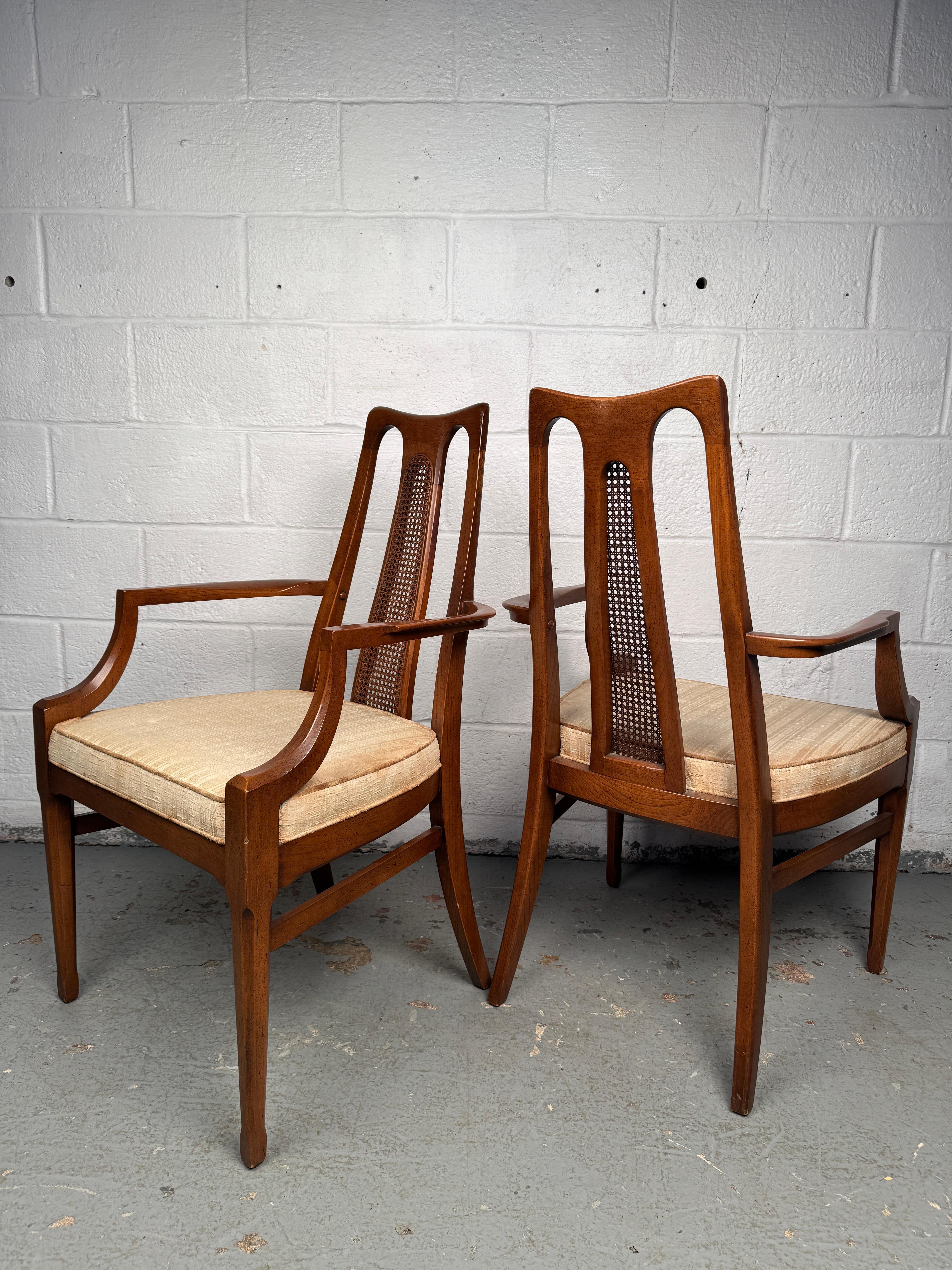 XX secolo Set di sei sedie da pranzo con schienale a canne di White Furniture in vendita