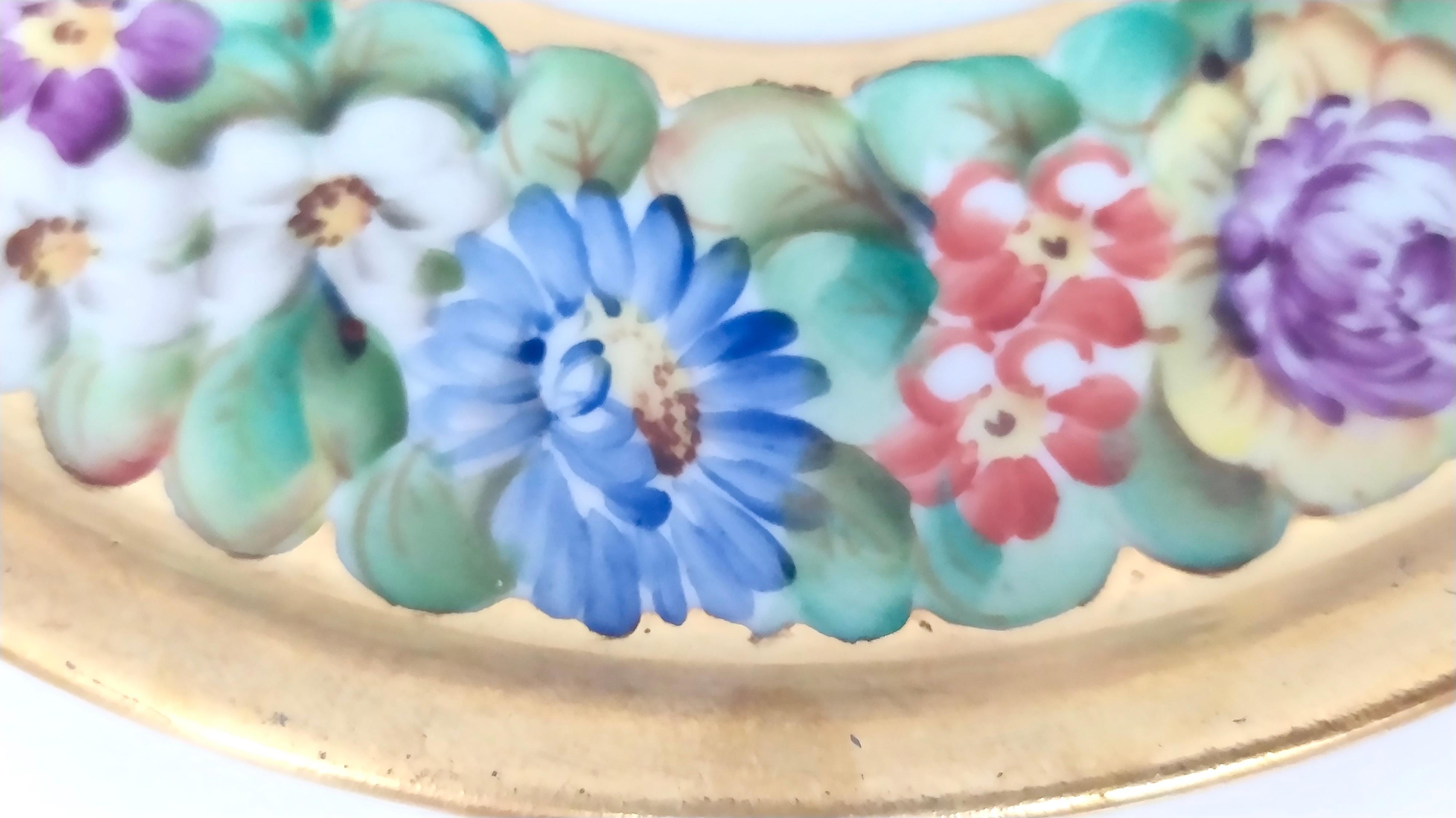 Juego de seis tazas de té/café de porcelana Capodimonte con motivos florales, Italia en venta 4