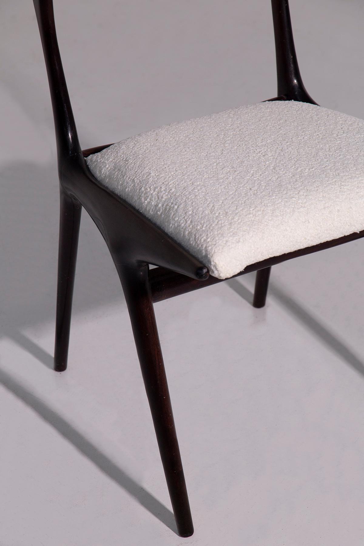 Mid-20th Century Set of six Carlo De Carli chairs in white bouclè For Sale