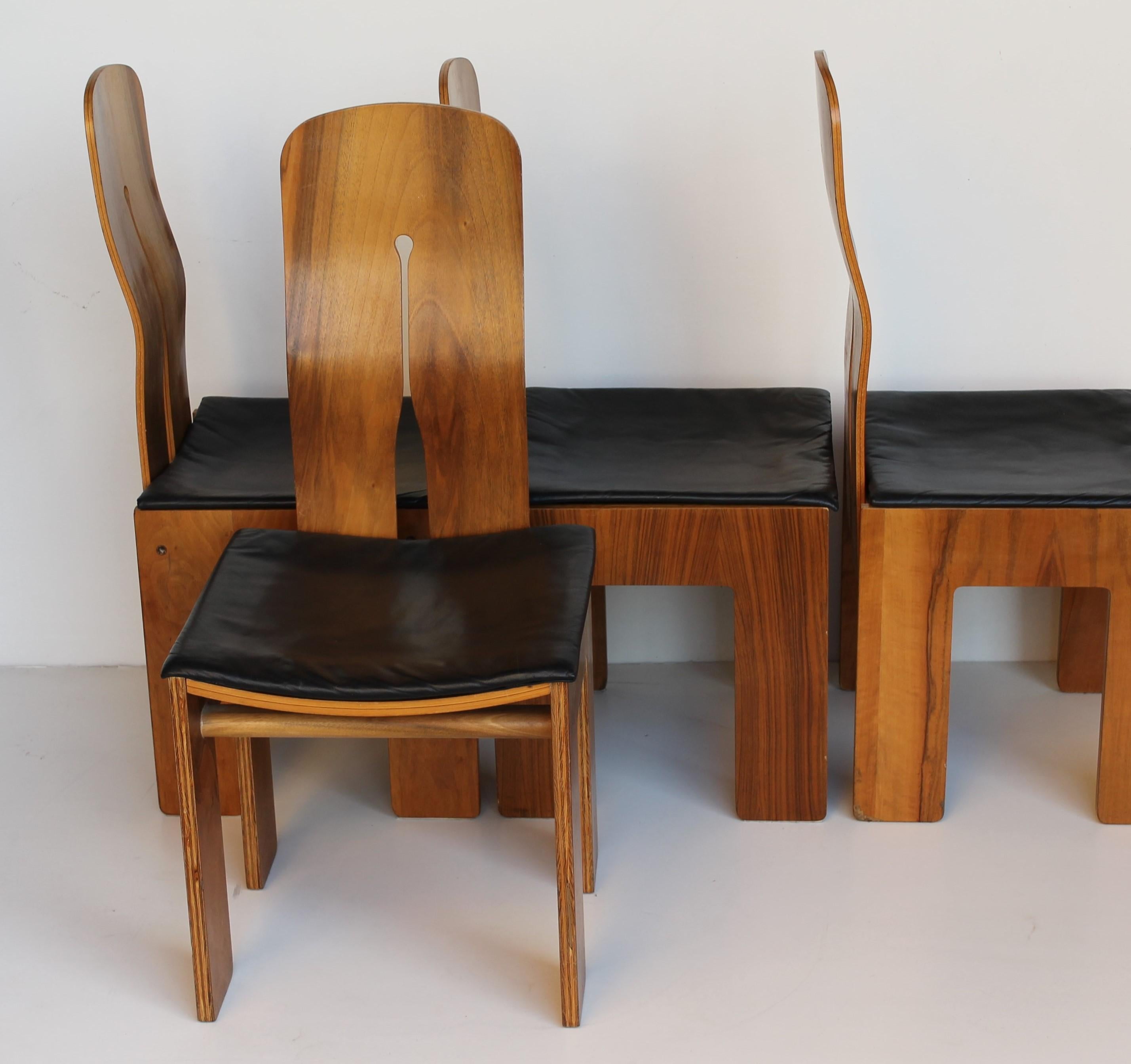 Set of six Carlo Scarpa Walnut and Black Leather Chairs for Bernini, Italy, 1977 1
