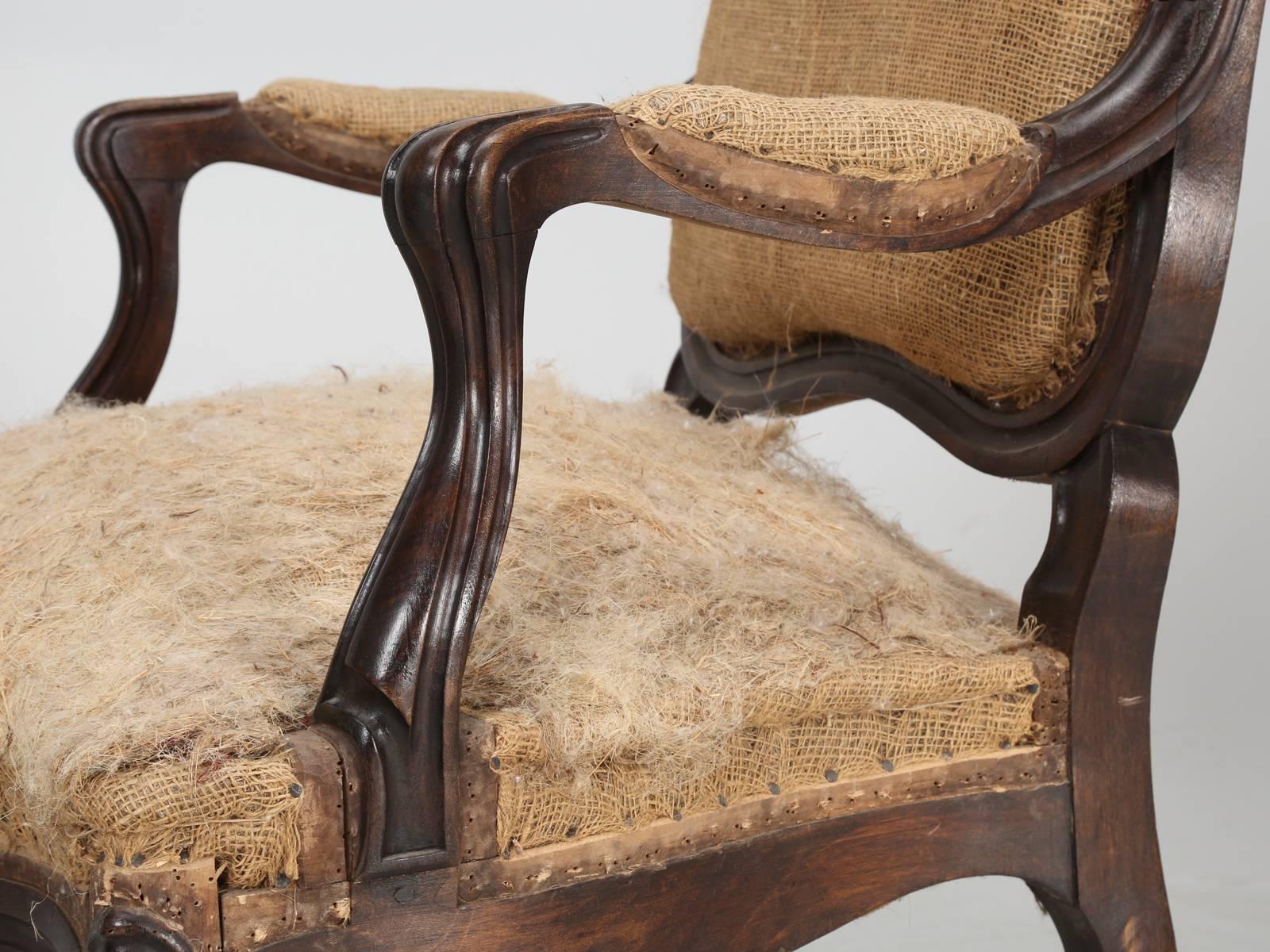 Set aus sechs geschnitzten antiken französischen Wohnzimmer- oder Parlor-Stühlen im Angebot 6